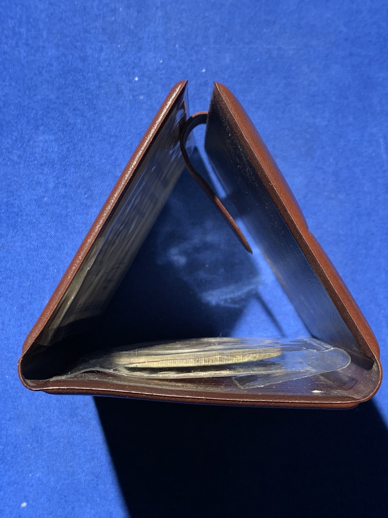 《竞宝斋》第247场-周日，周一 ，周二3场连拍 (全场包邮) 	乌拉圭 1983 西班牙国王造访 纪念 2000新比索大银币 65克 900银