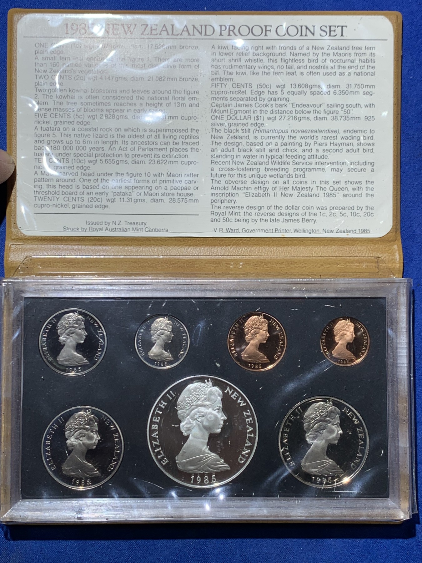 《竞宝斋》第247场-周日，周一 ，周二3场连拍 (全场包邮) 新西兰 1985 卡基鸟 7枚装 精制套币 含一枚大银币 27.22克925银 少