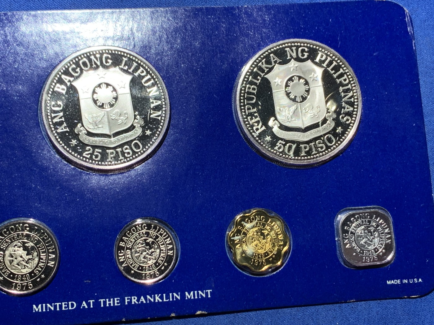 《竞宝斋》第247场-周日，周一 ，周二3场连拍 (全场包邮) 菲律宾 1975 8枚装套币 含2枚大银币 非常少见的品种