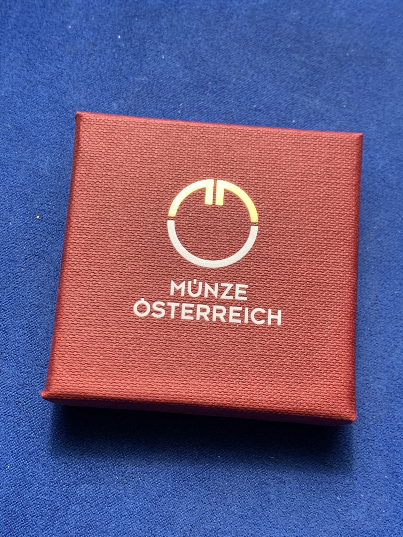 《竞宝斋》第247场-周日，周一 ，周二3场连拍 (全场包邮) 奥地利2006年人造卫星导航银铌双金属镶嵌纪念币原盒证书 国外售价高