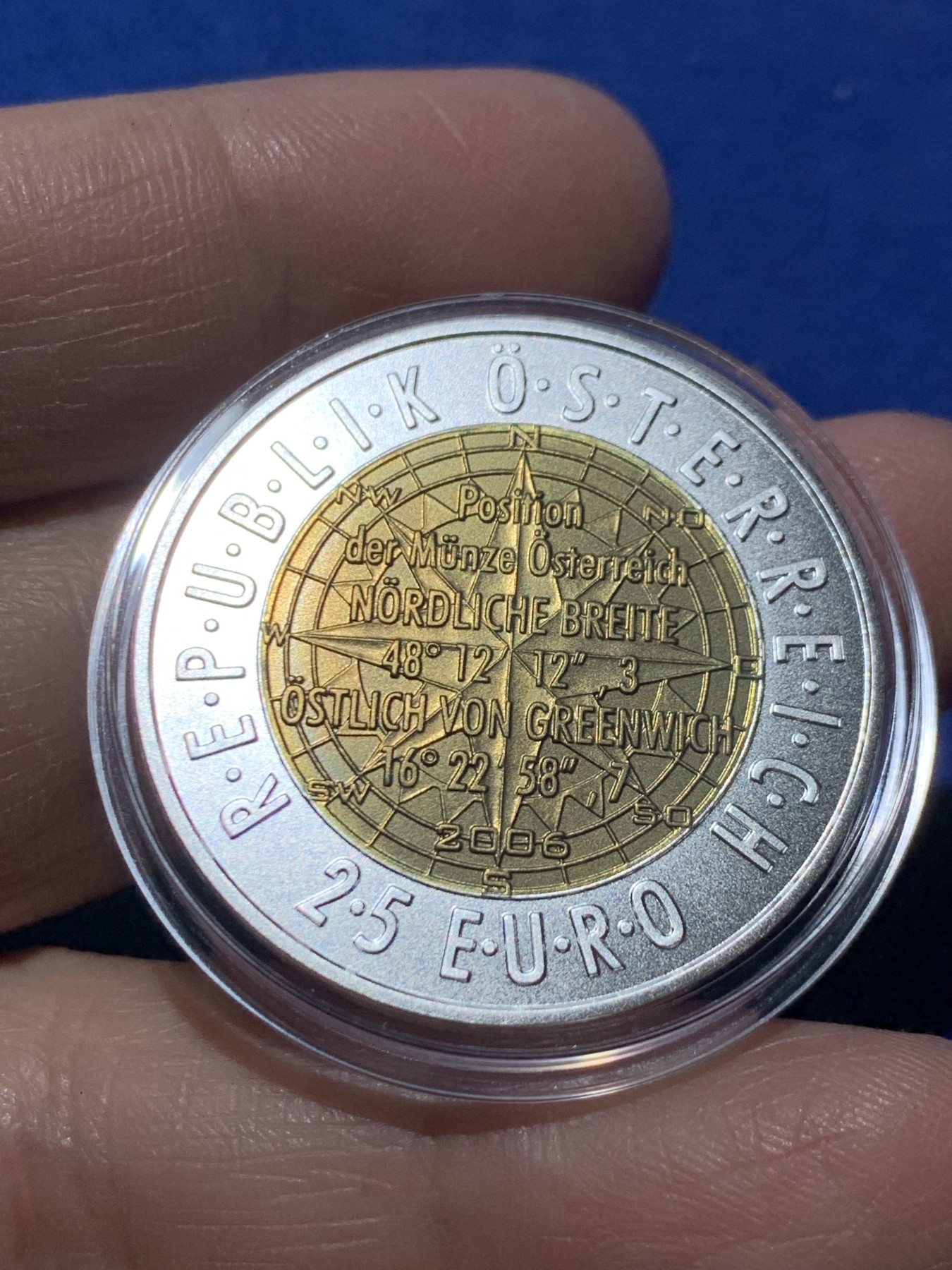 《竞宝斋》第247场-周日，周一 ，周二3场连拍 (全场包邮) 奥地利2006年人造卫星导航银铌双金属镶嵌纪念币原盒证书 国外售价高