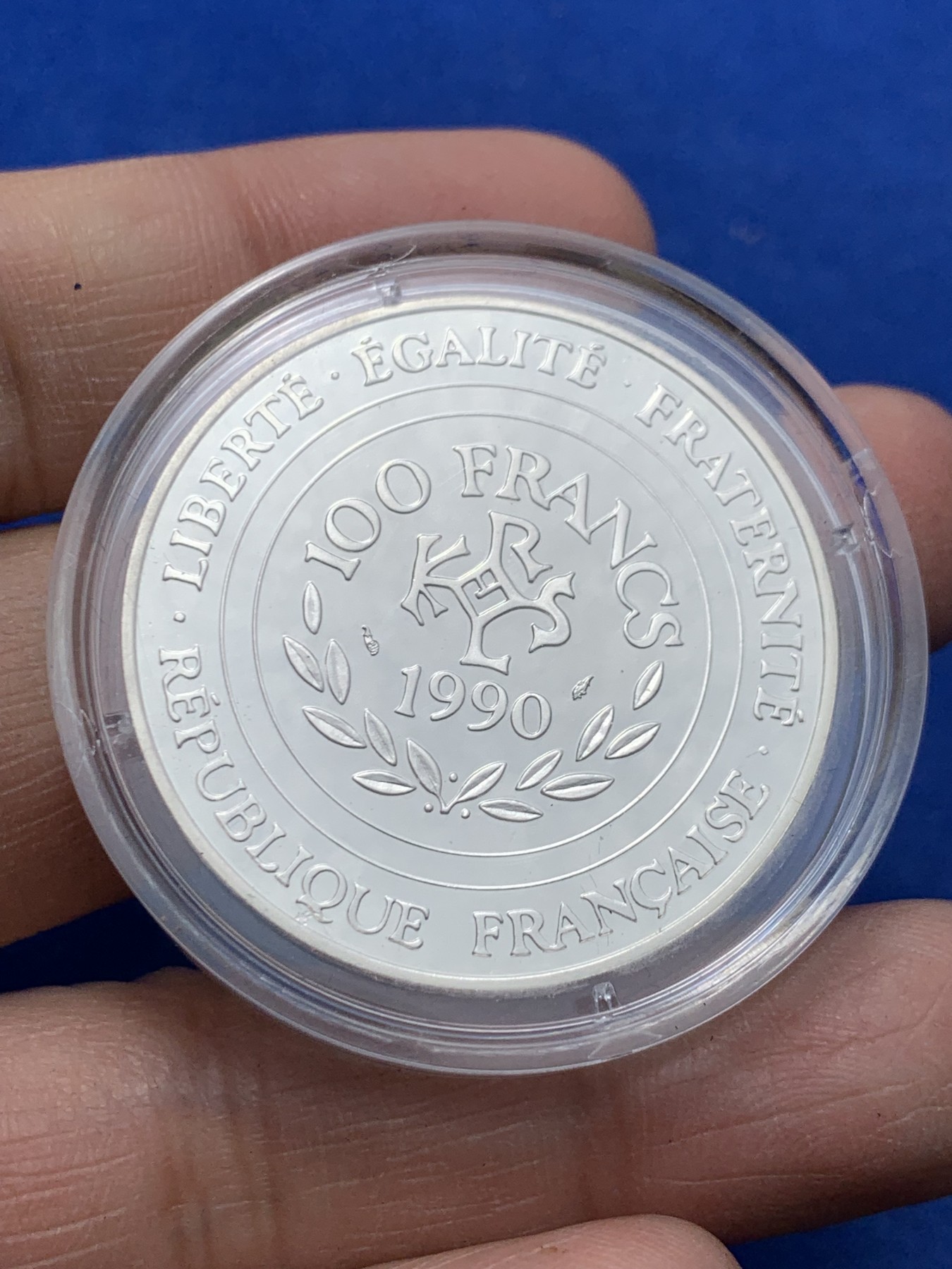 《竞宝斋》第247场-周日，周一 ，周二3场连拍 (全场包邮) 法国 1990 查理曼大帝 100法郎 加厚版银币  22.2克900银