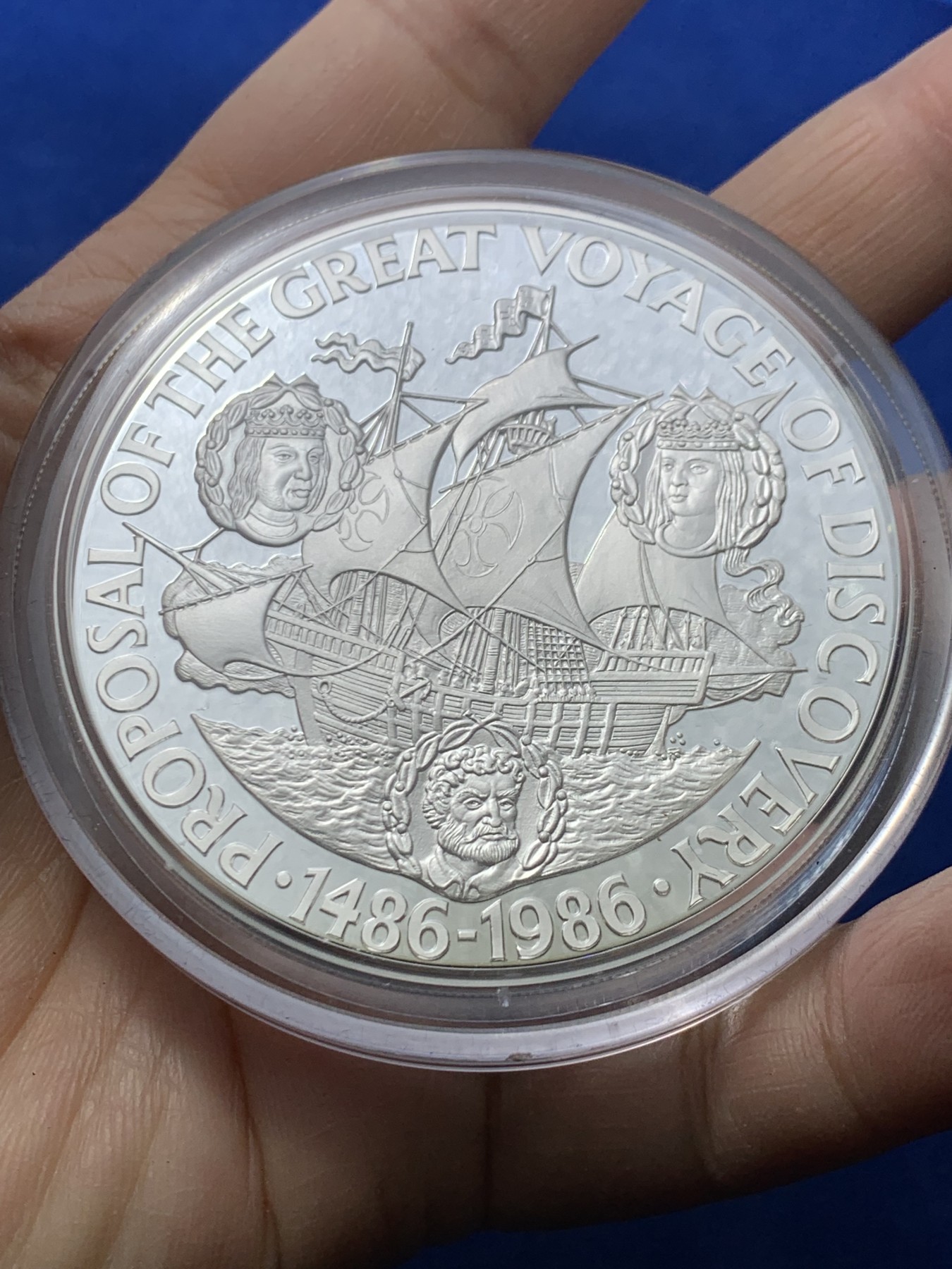 《竞宝斋》第247场-周日，周一 ，周二3场连拍 (全场包邮) 	英属 特克斯和凯科斯群岛 1986 航行500周年纪念 136.06克 925银 大银币