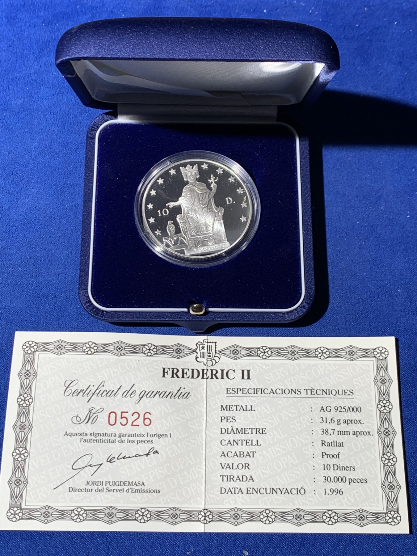 《竞宝斋》第247场-周日，周一 ，周二3场连拍 (全场包邮) 原蓝盒证书安道尔1996年腓特烈二世像10第纳精制尔大银币31.6克