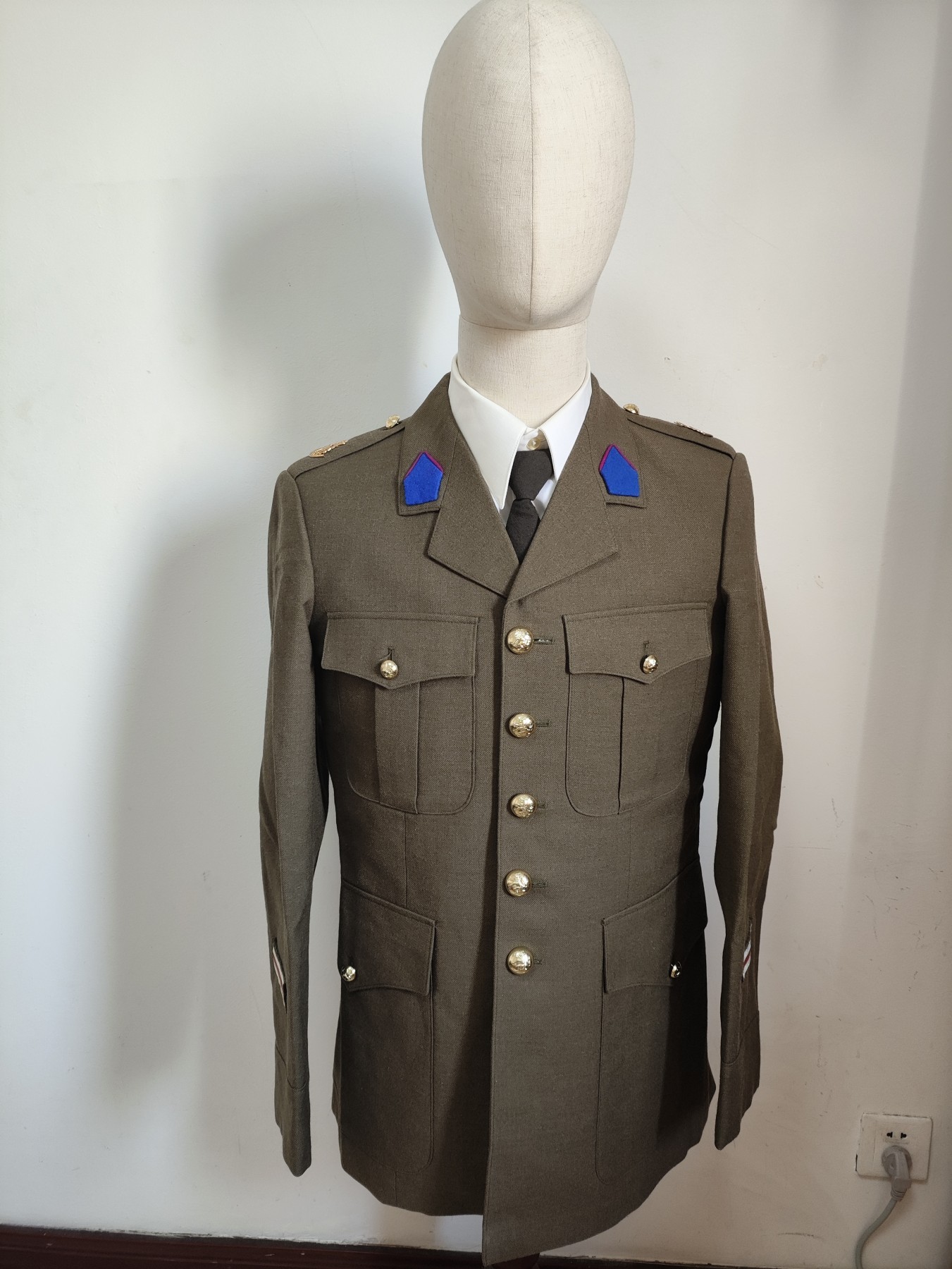 2024第四次拍卖 比利时82年兵服，衣裤