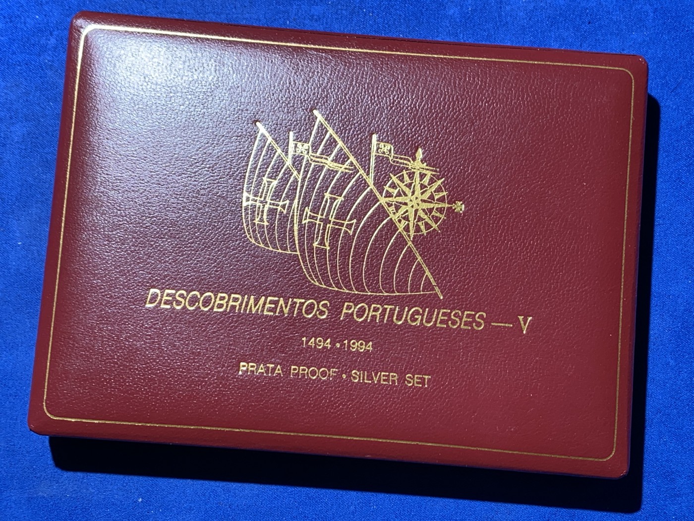 《竞宝斋》第247场-周日，周一 ，周二3场连拍 (全场包邮) 原盒证书 葡萄牙1994年 发现新大陆系列 200埃斯库多精制大银币4枚套 单枚26.5克 总重106克 925银 非常漂亮