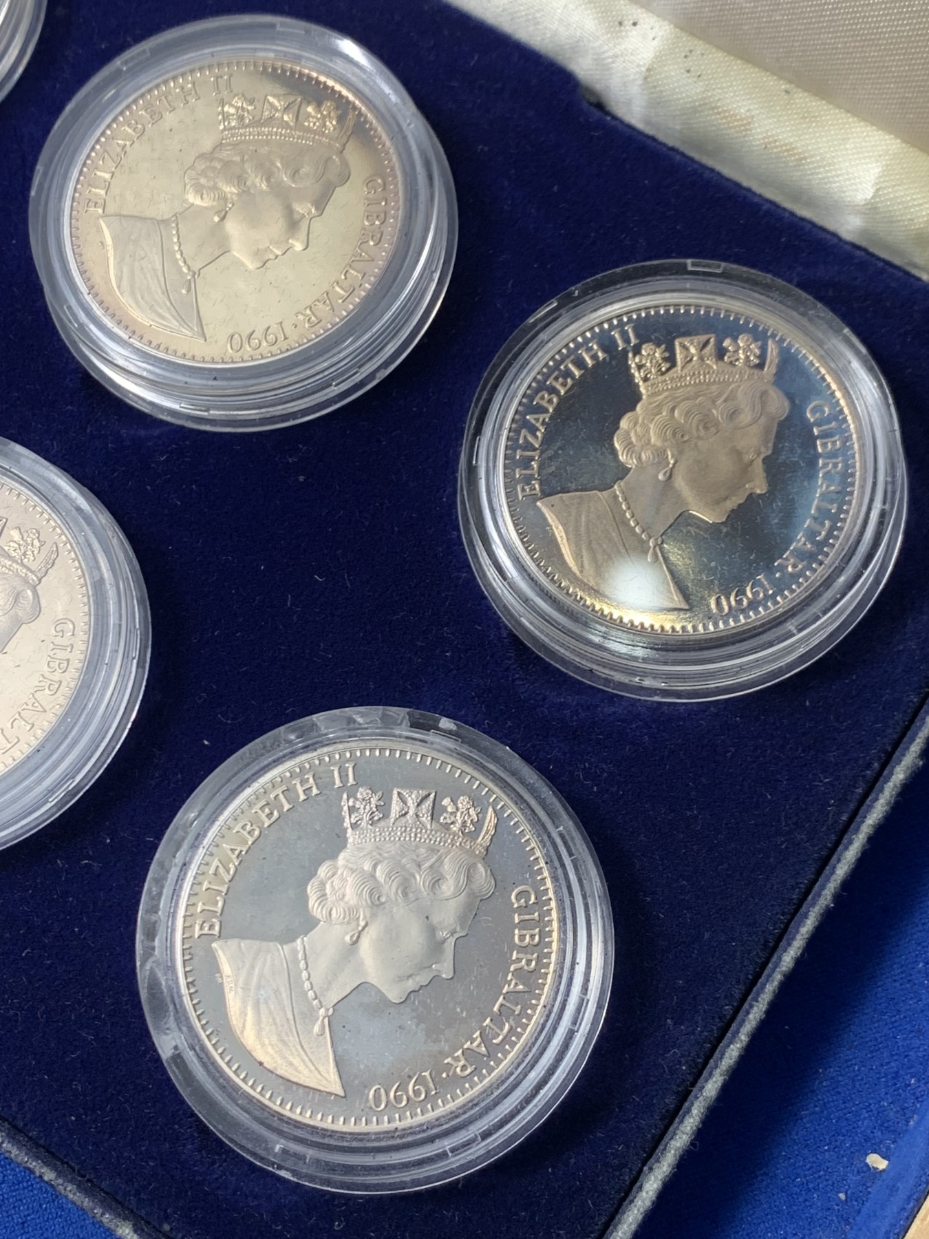 《竞宝斋》第247场-周日，周一 ，周二3场连拍 (全场包邮) 英属 直布罗陀 1990 意大利 世界杯  1克朗大银币6枚装 单枚28.28克 925银