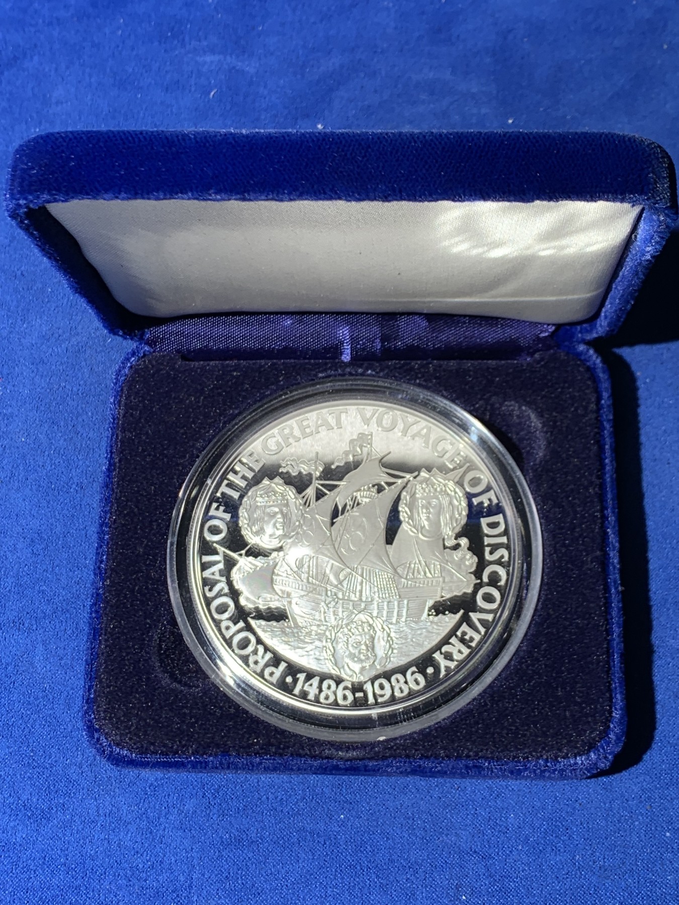 《竞宝斋》第247场-周日，周一 ，周二3场连拍 (全场包邮) 	英属 特克斯和凯科斯群岛 1986 航行500周年纪念 136.06克 925银 大银币