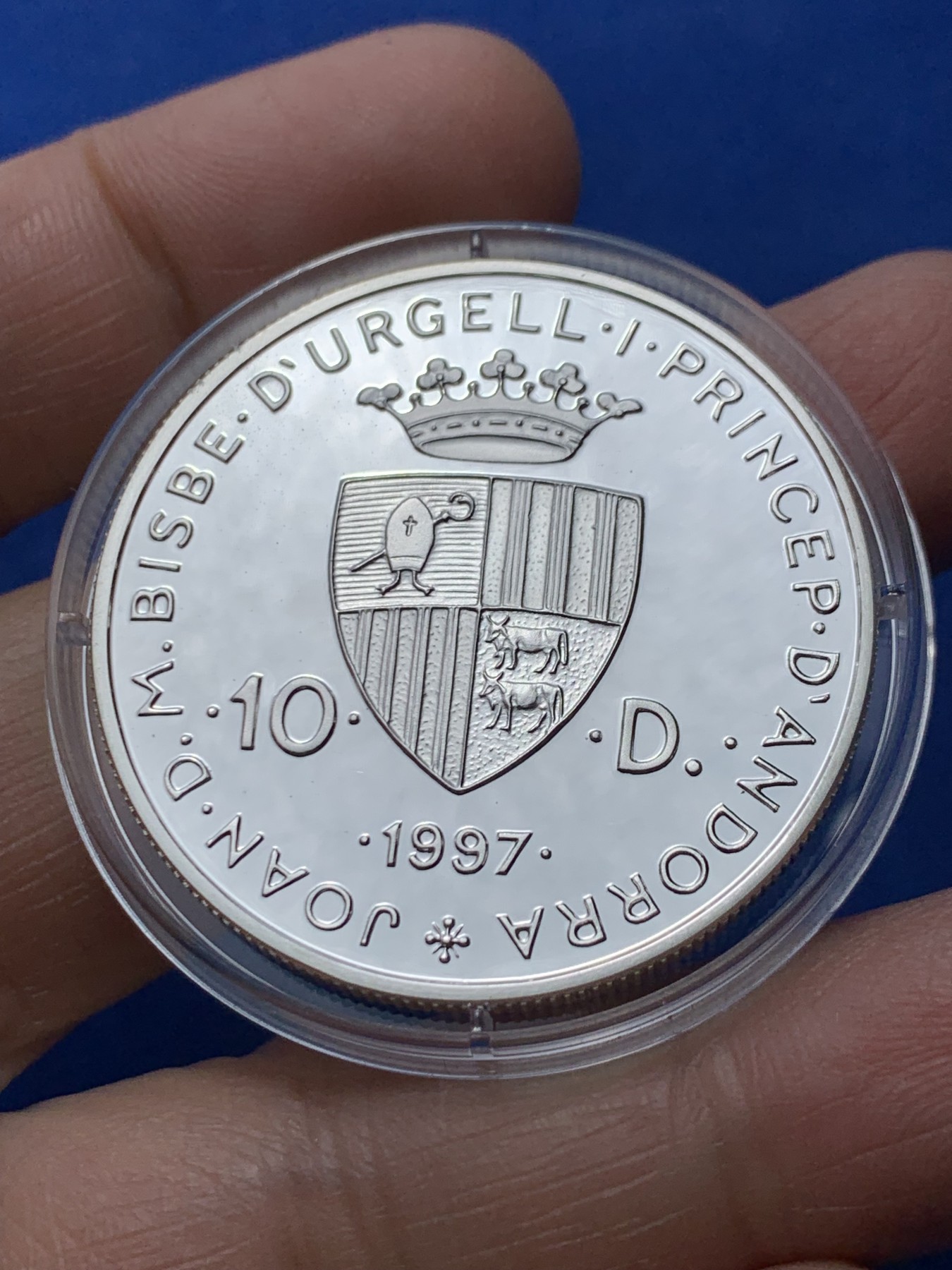 《竞宝斋》第247场-周日，周一 ，周二3场连拍 (全场包邮) 安道尔1995年 草原狼10第纳尔精制大银币 31.1克 925银