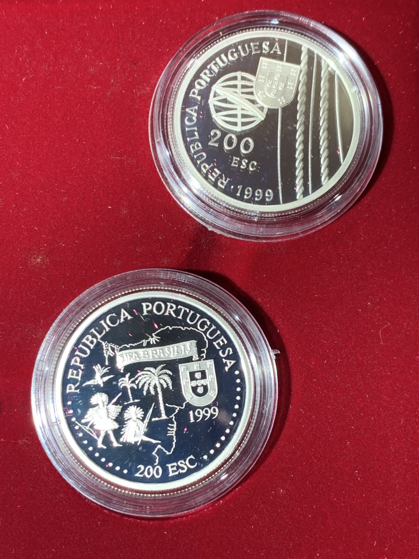 《竞宝斋》第247场-周日，周一 ，周二3场连拍 (全场包邮) 葡萄牙1999年 大航海 200埃斯库多 四枚套精制币 单枚24.5克 925银 原盒证书非常漂亮