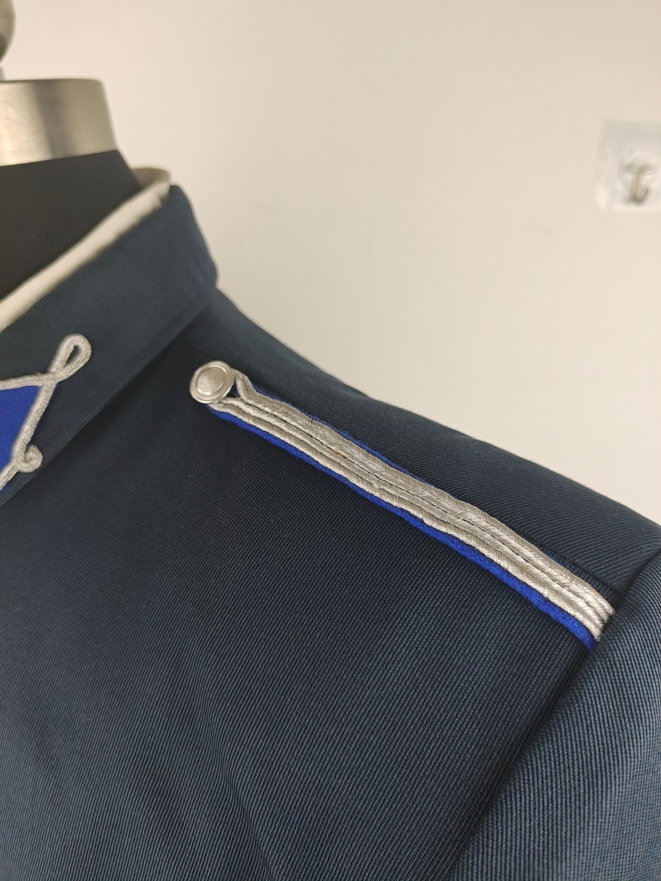 全场0元起拍 第139期 咸鱼国勋章拍卖专场 3月17日（周日）下午6：00开始 匈牙利空军常服上衣 肩宽49    胸围116    腰围112   袖长64  衣长80