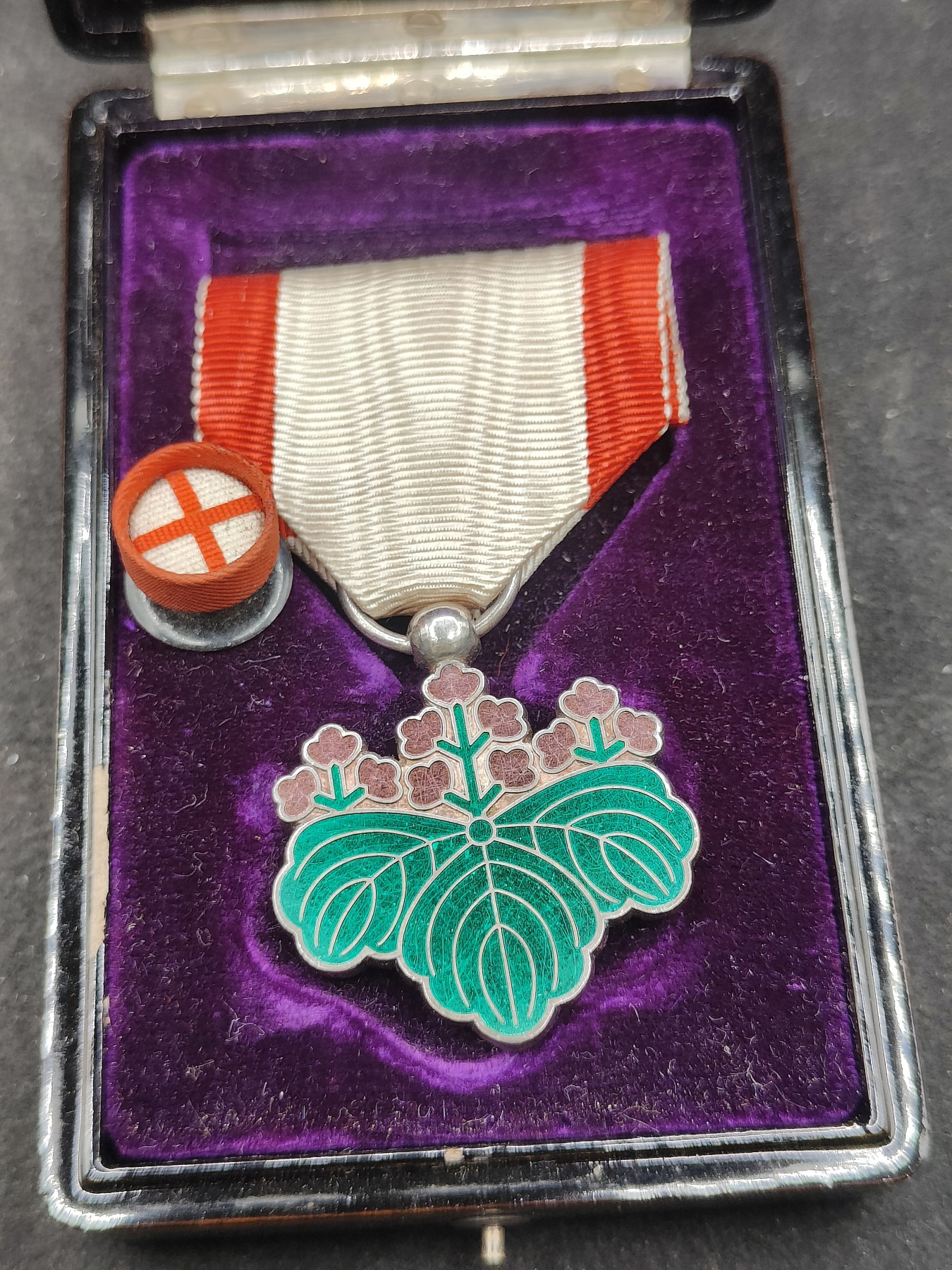 全场0元起拍 第139期 咸鱼国勋章拍卖专场 3月17日（周日）下午6：00开始 美品无磕碰 日本战时七等双面青叶章银制带盒略