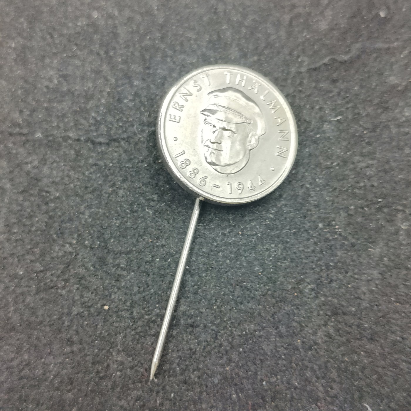 全场0元起拍 第139期 咸鱼国勋章拍卖专场 3月17日（周日）下午6：00开始 东德恩斯特台尔曼像章