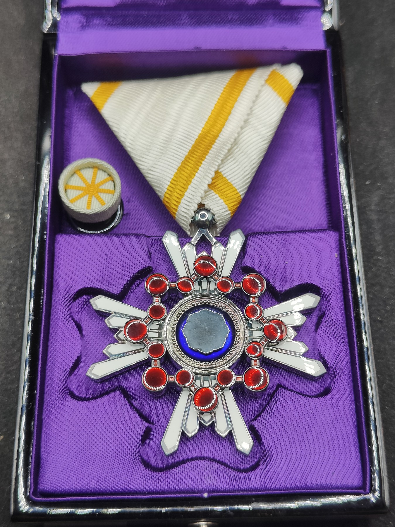 全场0元起拍 第139期 咸鱼国勋章拍卖专场 3月17日（周日）下午6：00开始 稀少双钉版 日本五等瑞宝章 银制带盒略