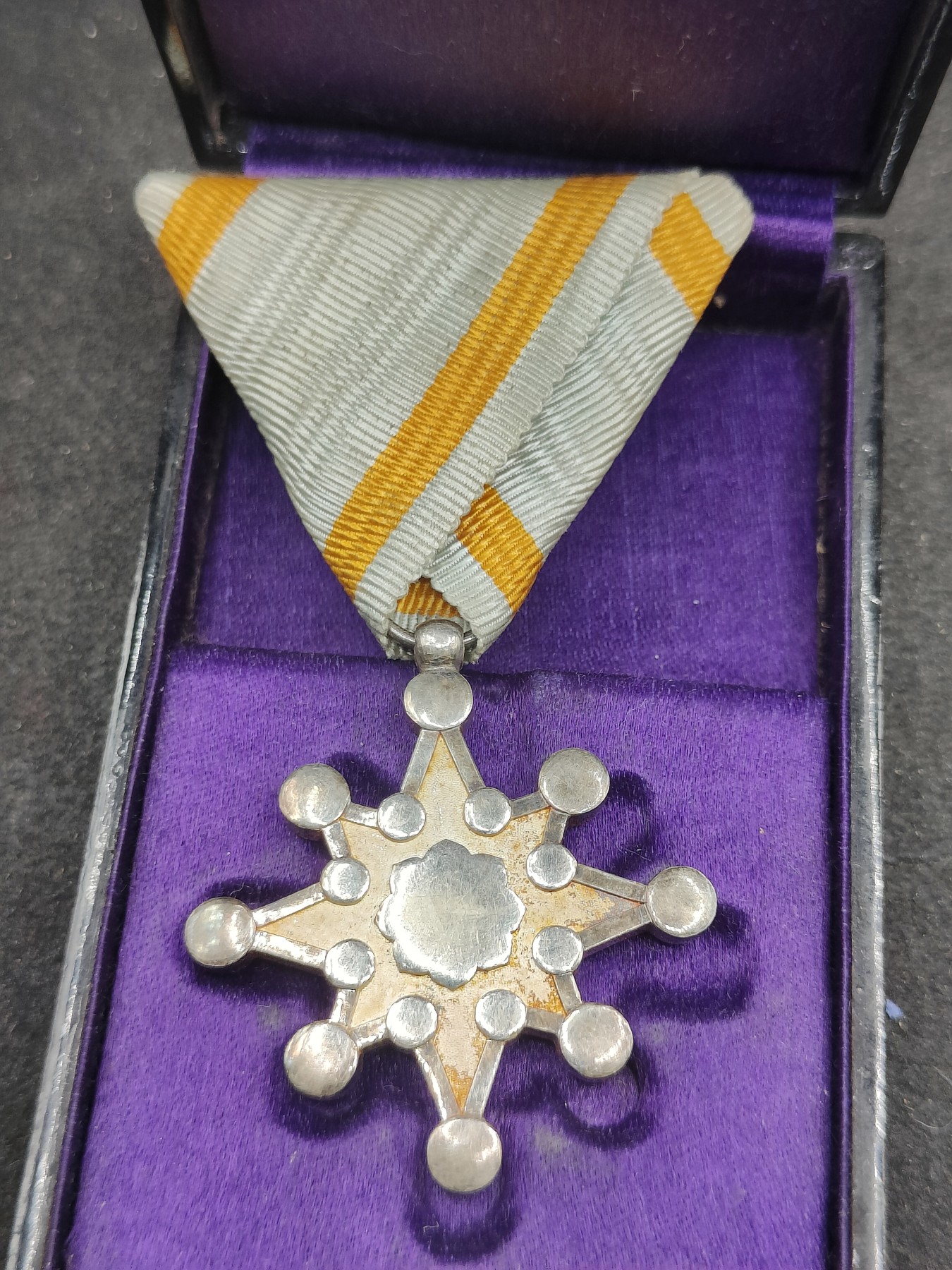 全场0元起拍 第139期 咸鱼国勋章拍卖专场 3月17日（周日）下午6：00开始 明治时期 日本八等瑞宝章银制带盒