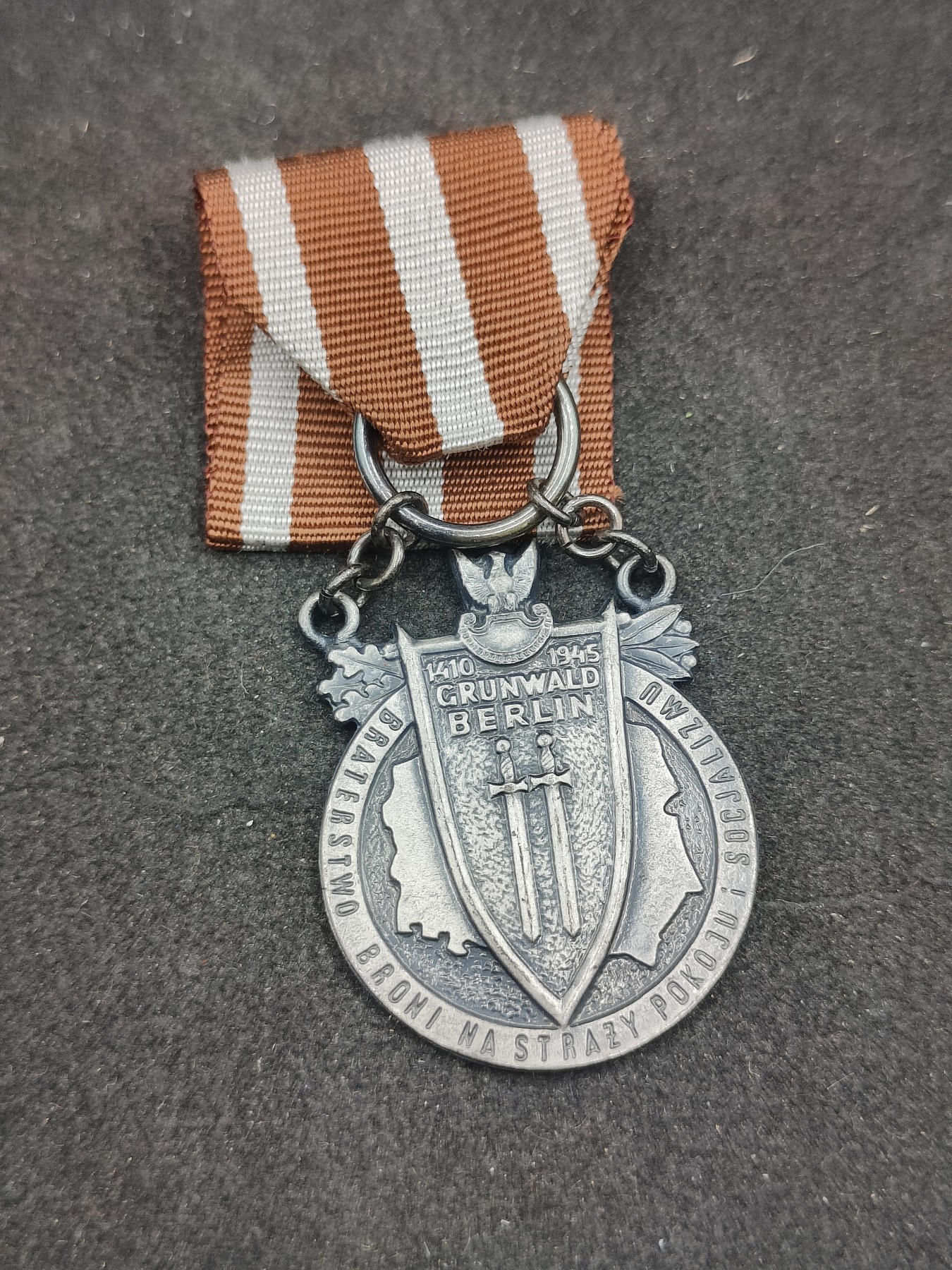 全场0元起拍 第139期 咸鱼国勋章拍卖专场 3月17日（周日）下午6：00开始 波兰攻击战斗友谊奖章 颁发给其他社会主义阵营的军人