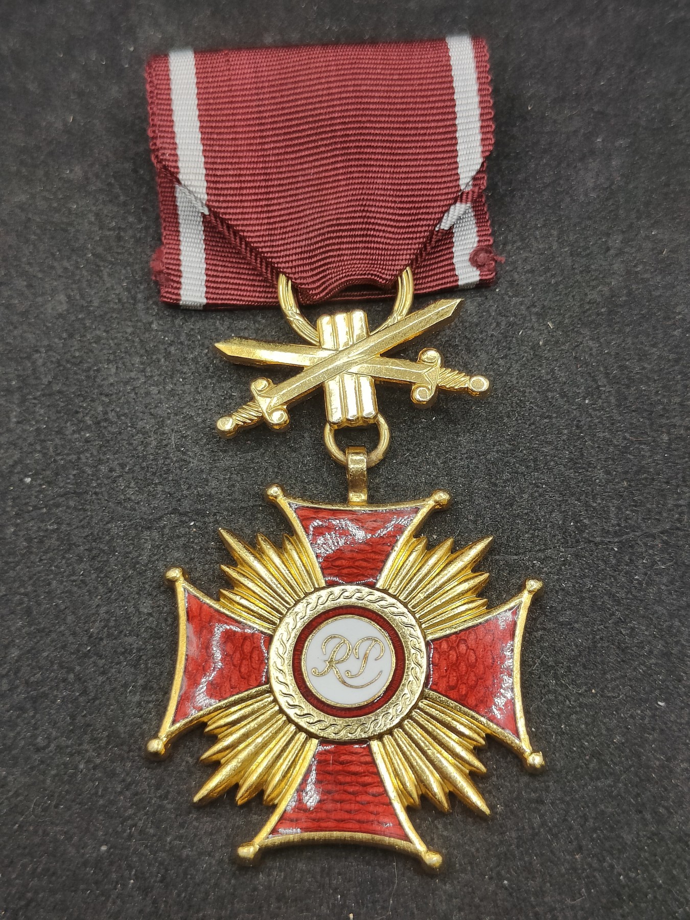 全场0元起拍 第139期 咸鱼国勋章拍卖专场 3月17日（周日）下午6：00开始 军事版 波兰带剑功绩十字勋章