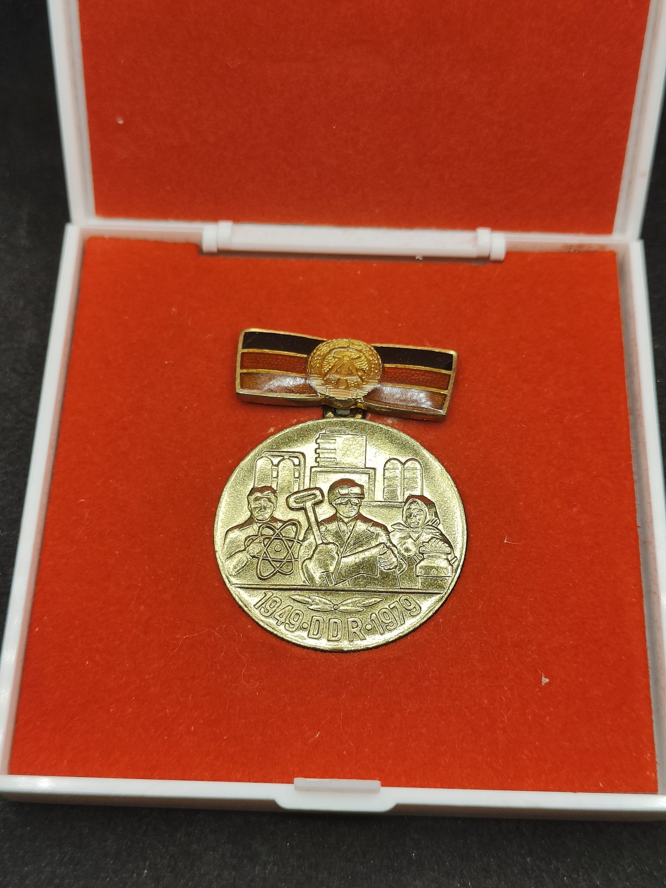 全场0元起拍 第139期 咸鱼国勋章拍卖专场 3月17日（周日）下午6：00开始 东德建国30周年纪念章