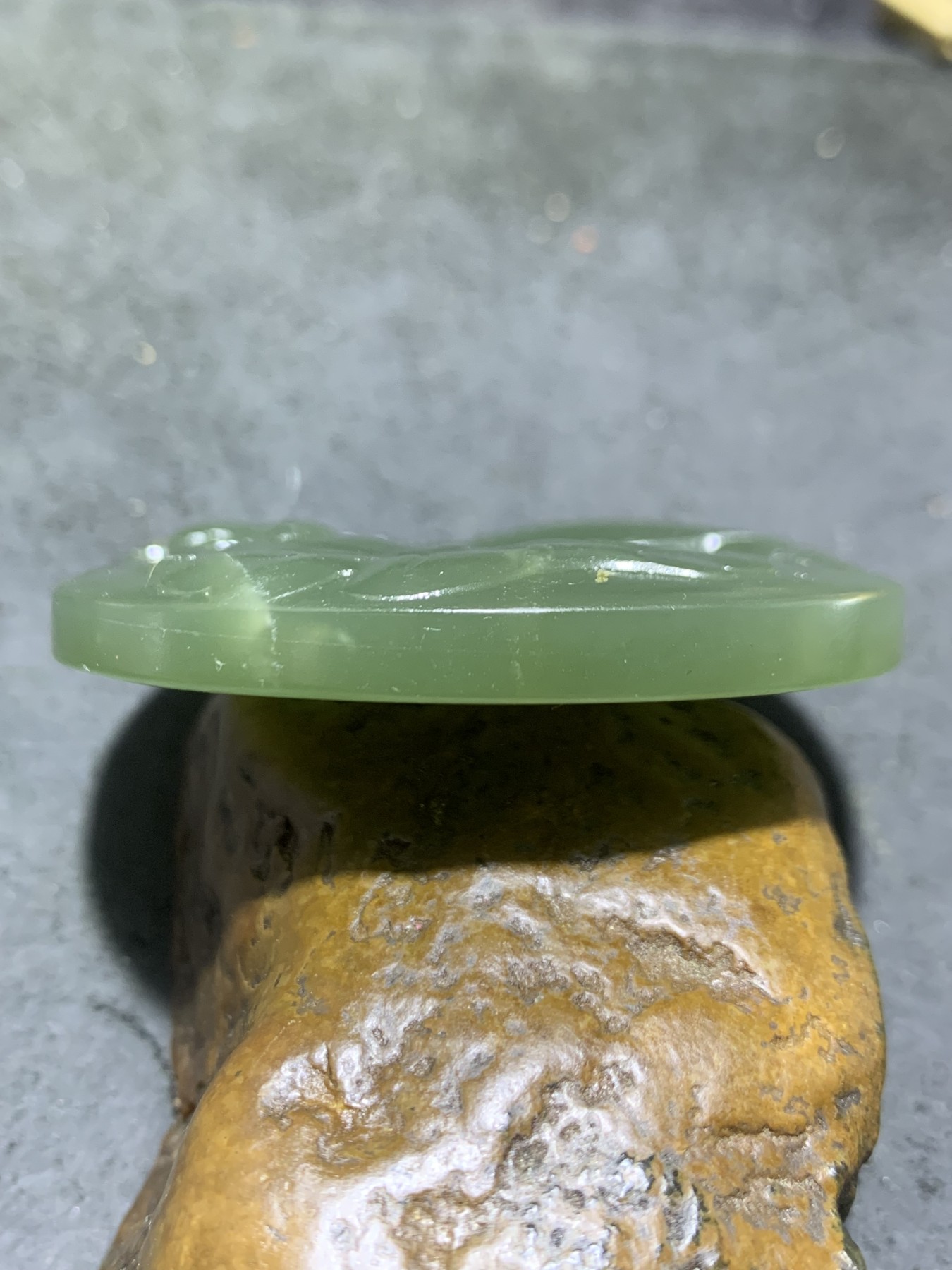 天然和田玉通货雕刻鲤鱼莲花大平安扣1个，