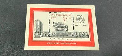 德国邮票专场，都是小型张、小全张 - 德国邮票小版票一张，1987年发行，东德柏林建城750周年台尔曼雕像周年小型张，品相如图