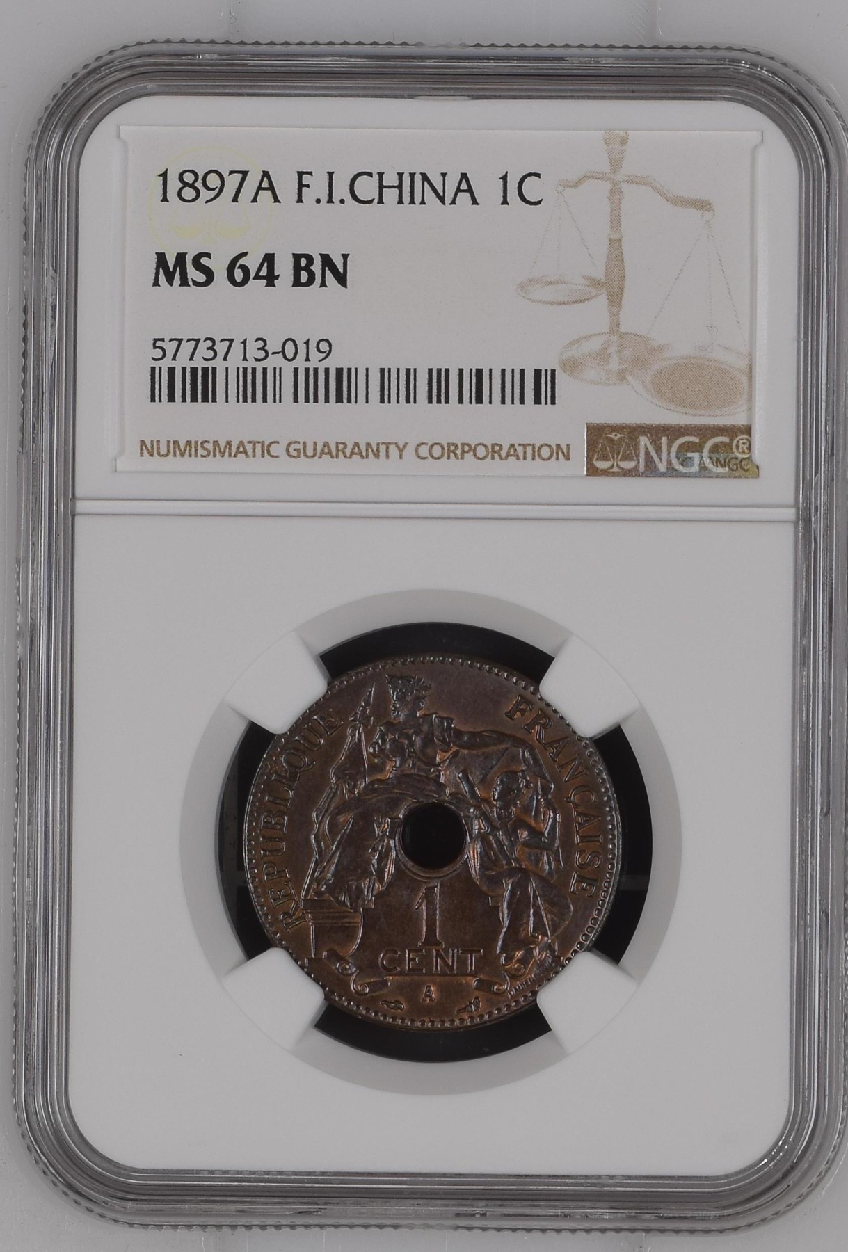 长老汇龙年精选第三场 1897A 法属印度支那1分中孔铜币，NGC MS64BN，季军分，更高分仅有10枚