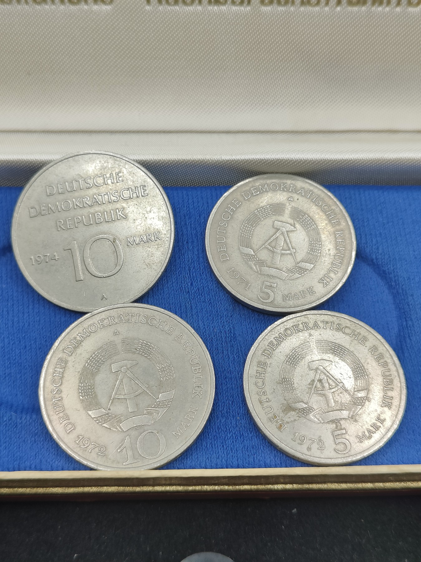 全场0元起拍 第139期 咸鱼国勋章拍卖专场 3月17日（周日）下午6：00开始 东德纪念币一套 四枚