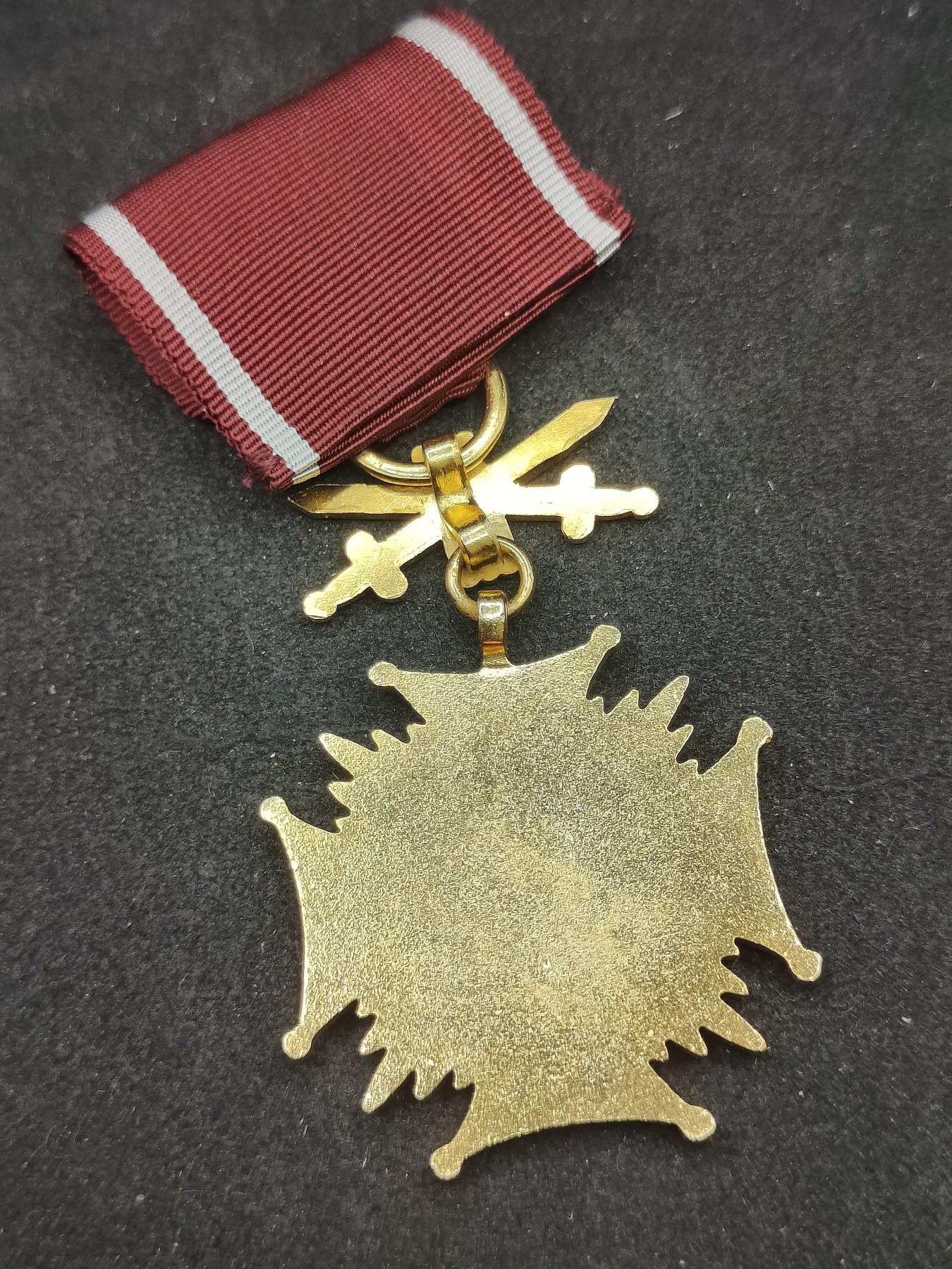 全场0元起拍 第139期 咸鱼国勋章拍卖专场 3月17日（周日）下午6：00开始 军事版 波兰带剑功绩十字勋章