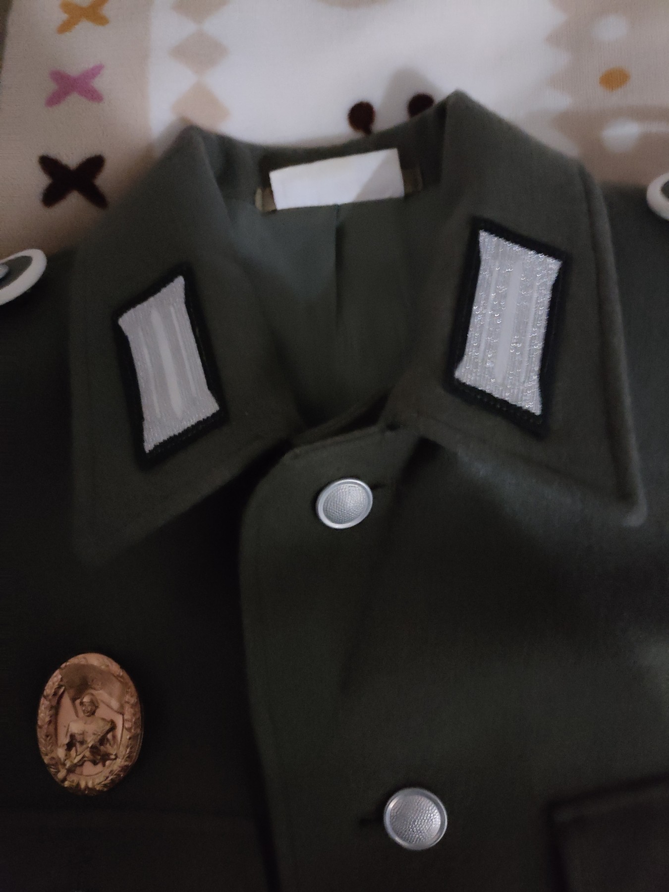 2024第四次拍卖 东德人民军陆军士兵礼服小开领g44尺码，带勋章袖块