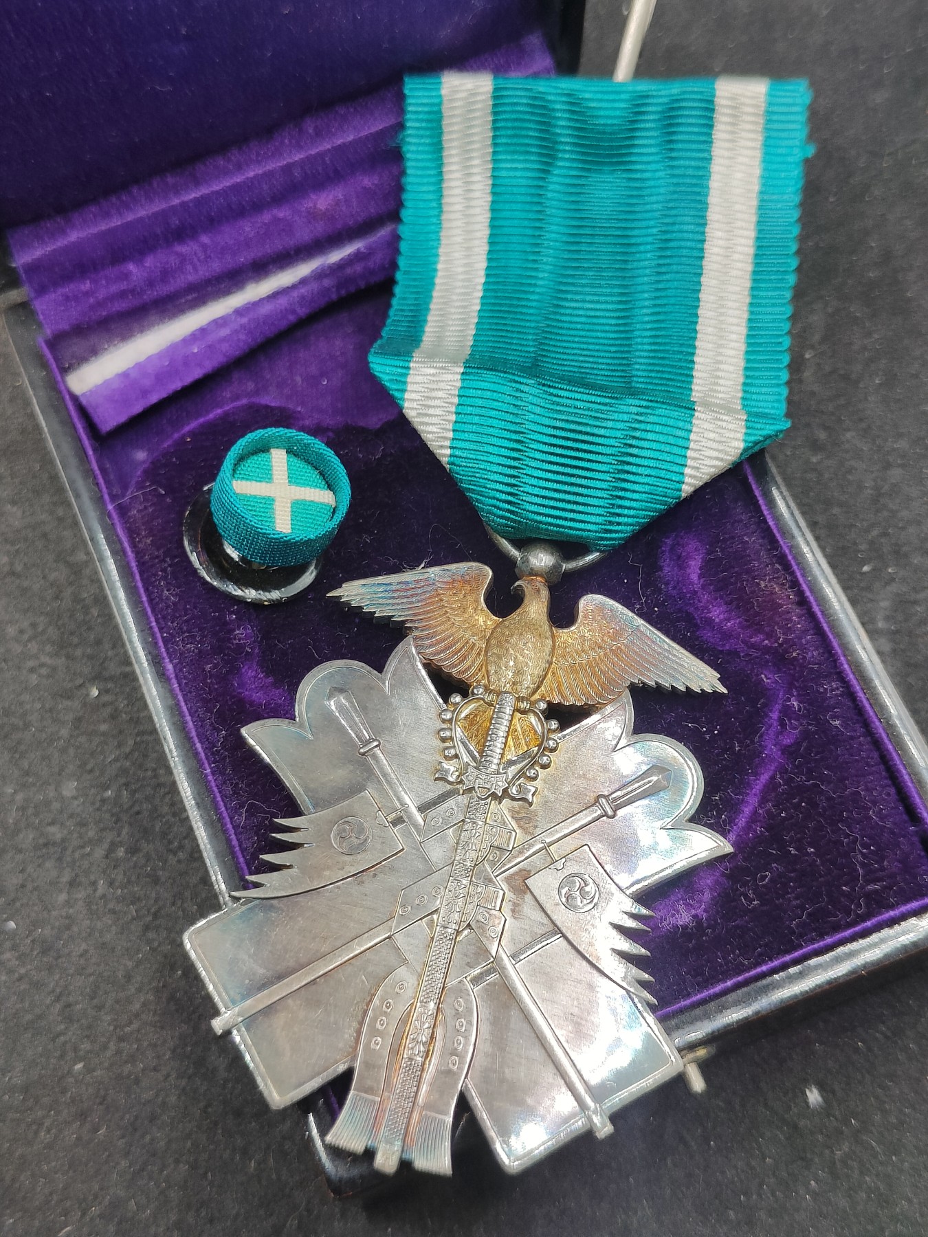 全场0元起拍 第139期 咸鱼国勋章拍卖专场 3月17日（周日）下午6：00开始 日本七级金鸱章银制带盒略