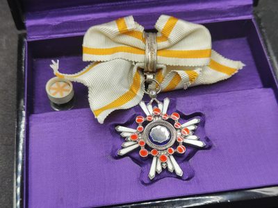 全场0元起拍 第139期 咸鱼国勋章拍卖专场 3月17日（周日）下午6：00开始 - 美品日本女版六等瑞宝章银制带盒略