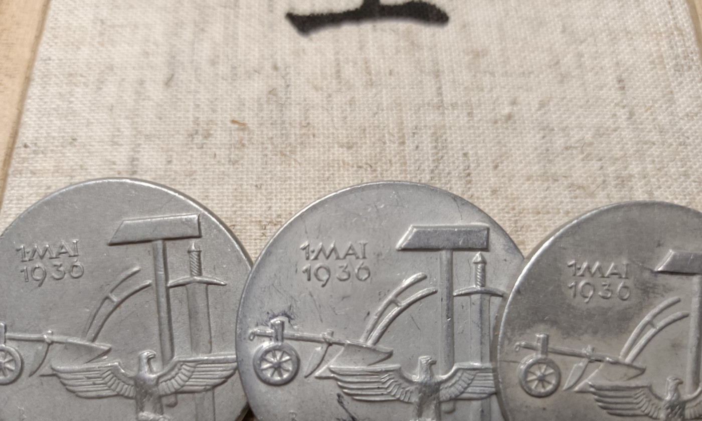 Third Reich1936nsdap劳动节徽章，背后都带制造厂商标