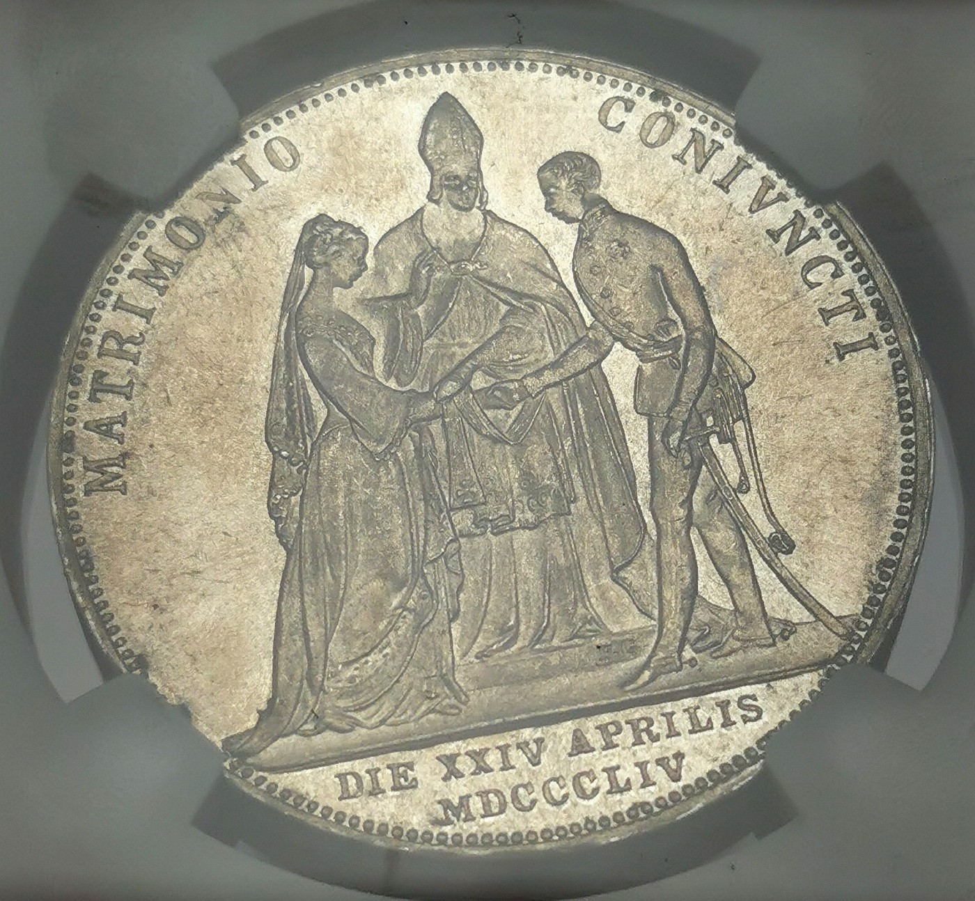 凡希社世界钱币微拍第二百六十三期 荐！1854奥地利皇室婚礼佛朗茨与茜茜公主2古尔登大银NGC-MS62 略低评，实物上手更赞！请参考视频。 