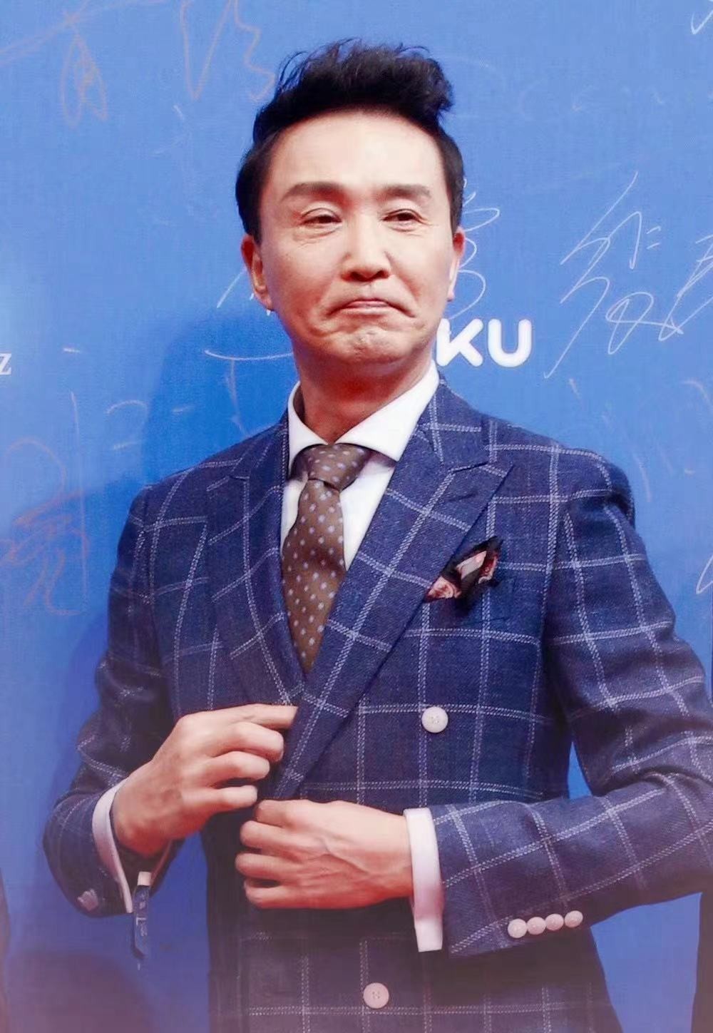 零元拍：达康书记 吴刚亲笔签名《狂飙》宣传卡