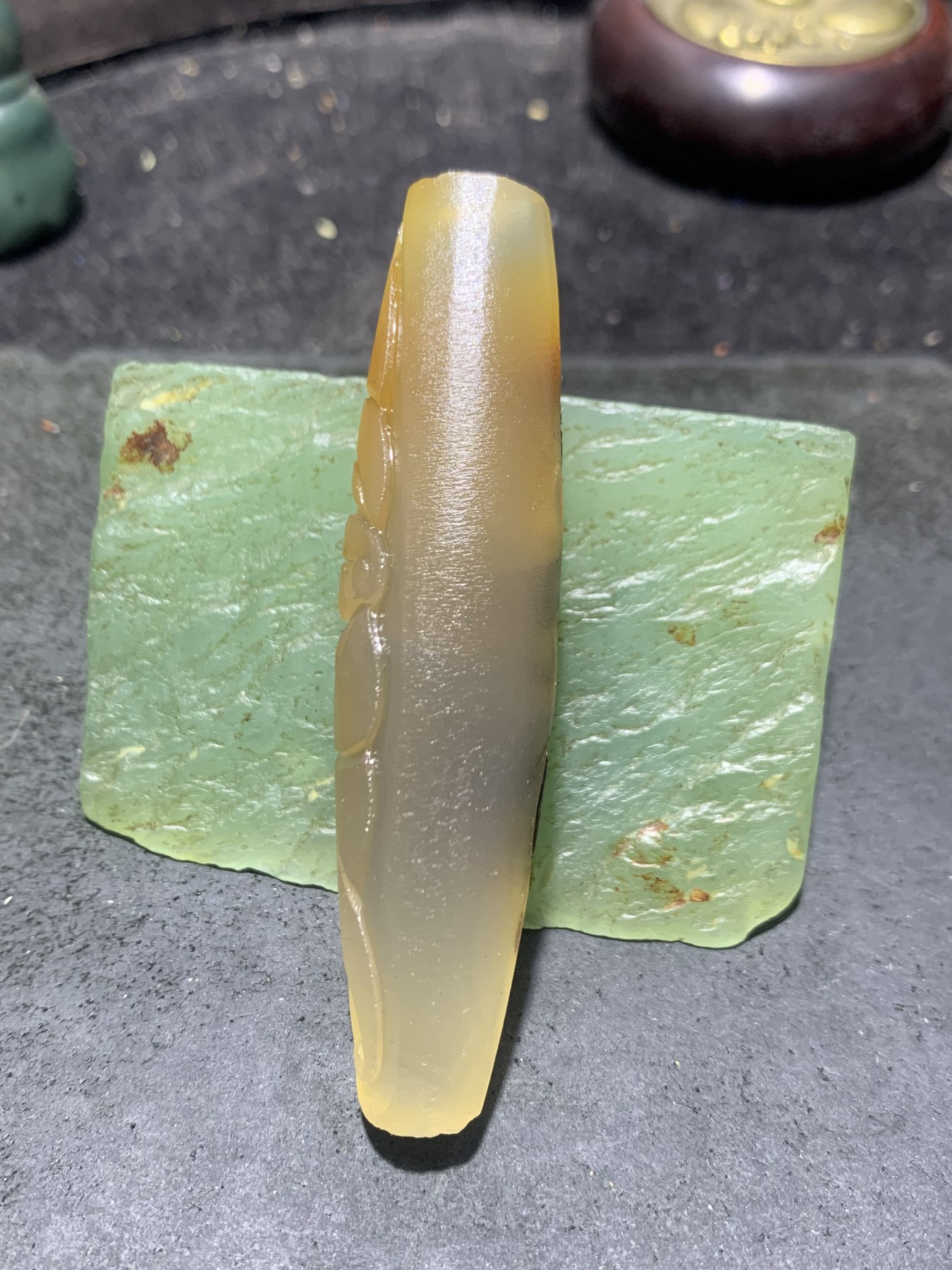 精美亚光高玉化巴西玛瑙手工俏色巧雕蝙蝠钱币随形大吊坠（把件）一个！