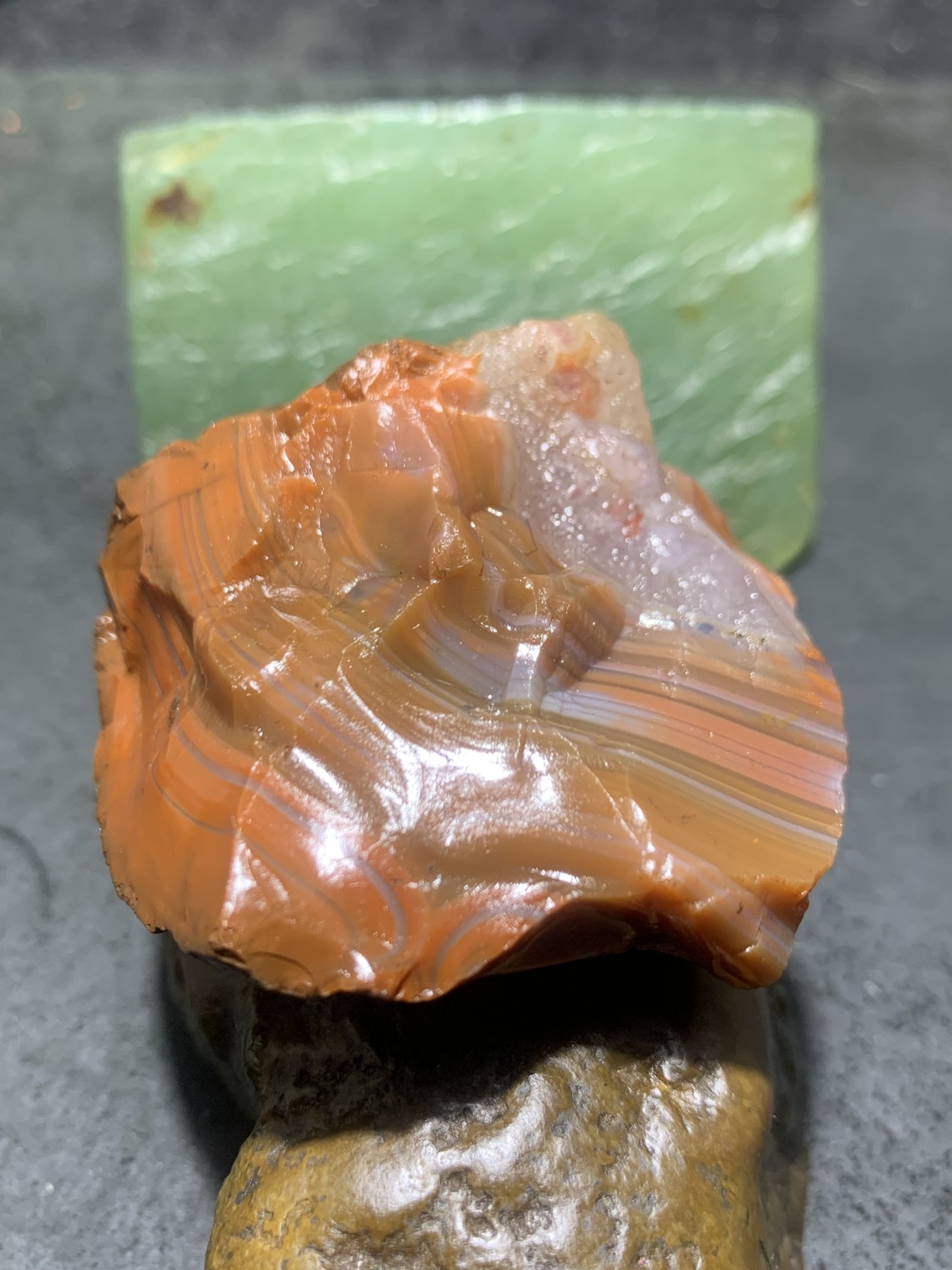 精美铁皮大开口冰飘料南红玛瑙原石一颗，