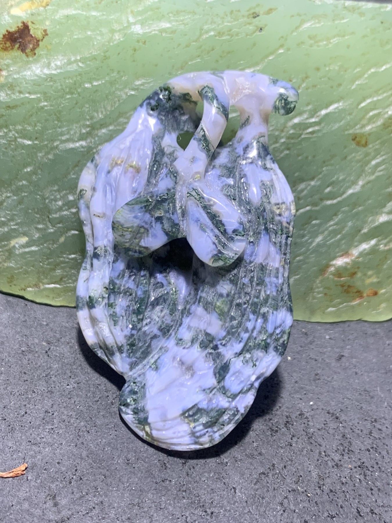 天然高玉化水草玛瑙雕刻苦瓜吊坠一个，