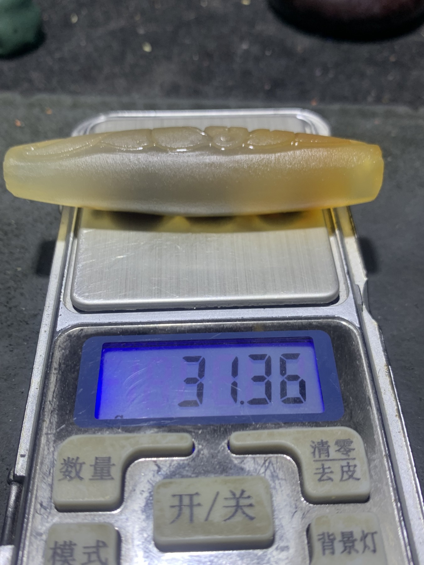 精美亚光高玉化巴西玛瑙手工俏色巧雕蝙蝠钱币随形大吊坠（把件）一个！