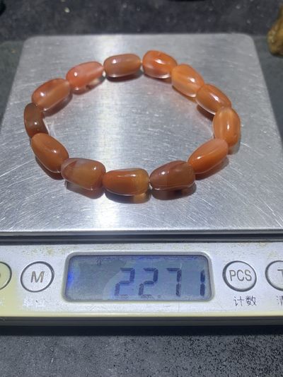 川料南红玛瑙冰飘柿子红石榴籽形单圈手串一条， 川料南红玛瑙冰飘柿子红石榴籽形单圈手串一条，