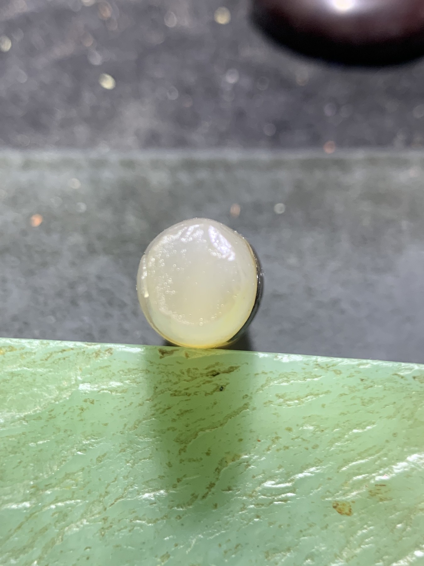 精美亚光高玉化巴西玛瑙手工俏色巧雕蝙蝠钱币随形大吊坠（把件）一个！