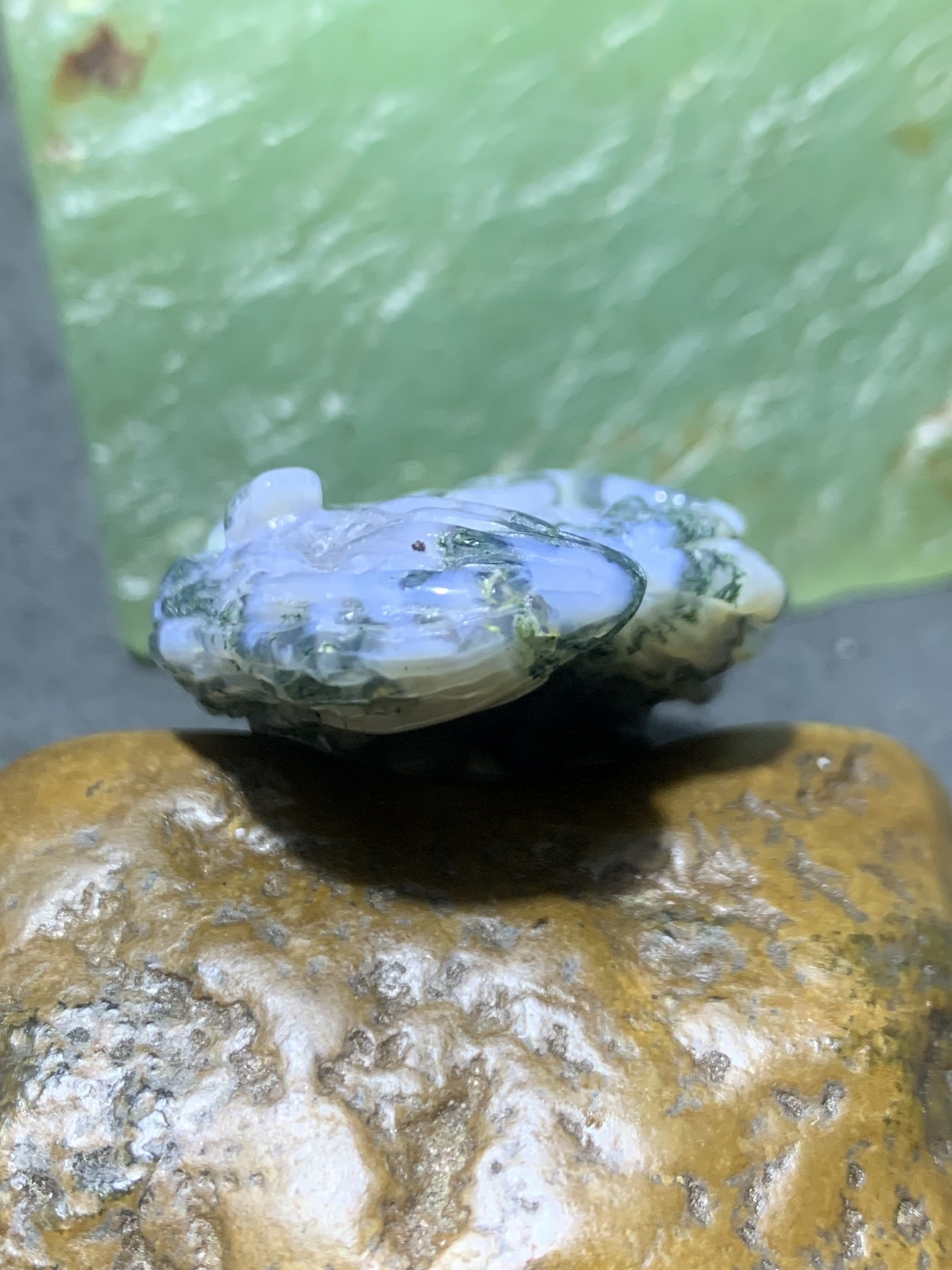 天然高玉化水草玛瑙雕刻苦瓜吊坠一个，