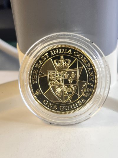 【海寕潮】拍卖第102期 - 【海寧潮】圣赫勒拿2016年几内亚发行200周年8.4克纪念金币原盒证书，纯金价4048