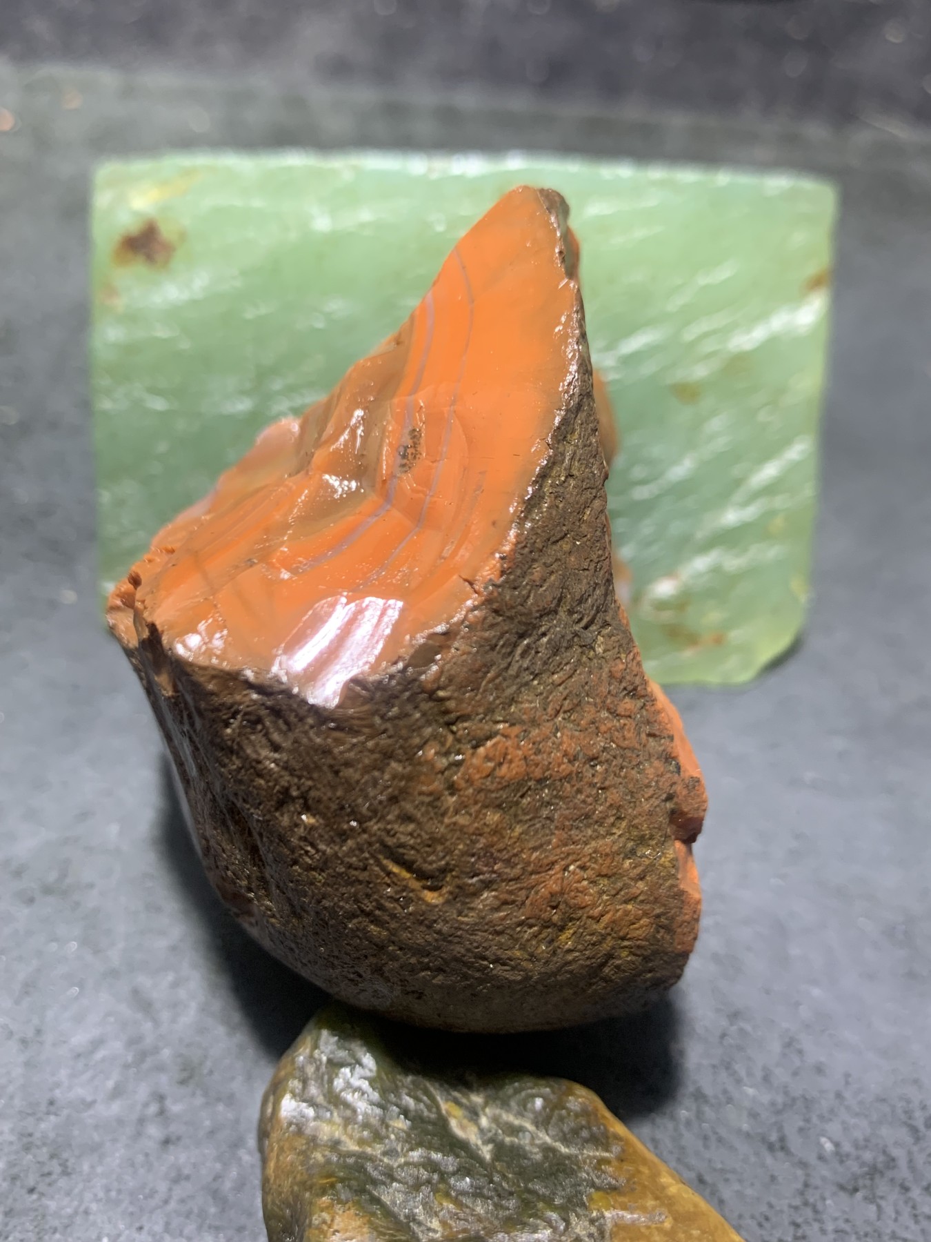 精美铁皮大开口冰飘料南红玛瑙原石一颗，