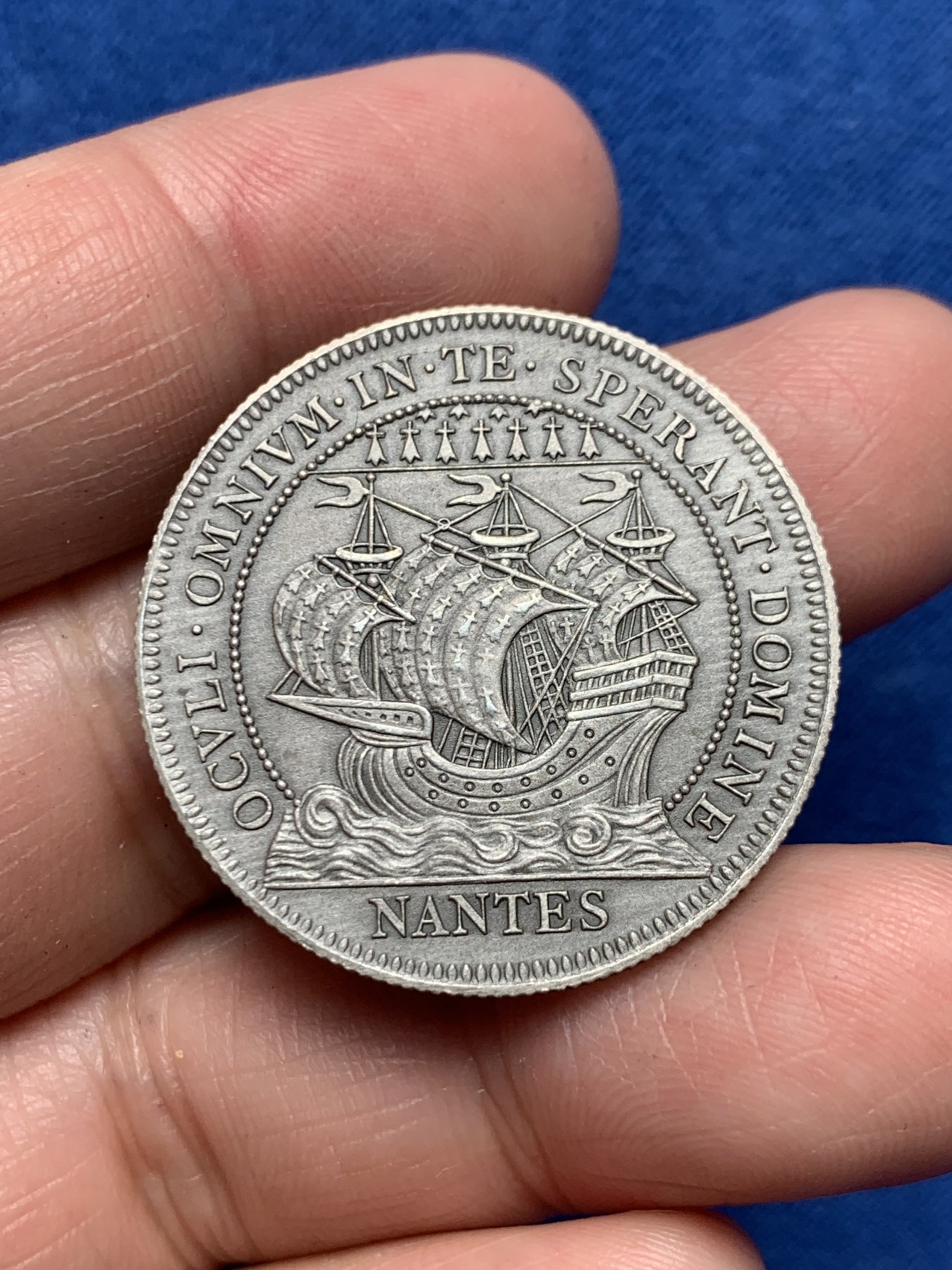 《竞宝斋》第250场-周日，周一 ，周二3场连拍 (全场包邮) 法国南特商会银代币，14.80g，31.7mm，右下角丰饶角1戳记，含银0.950