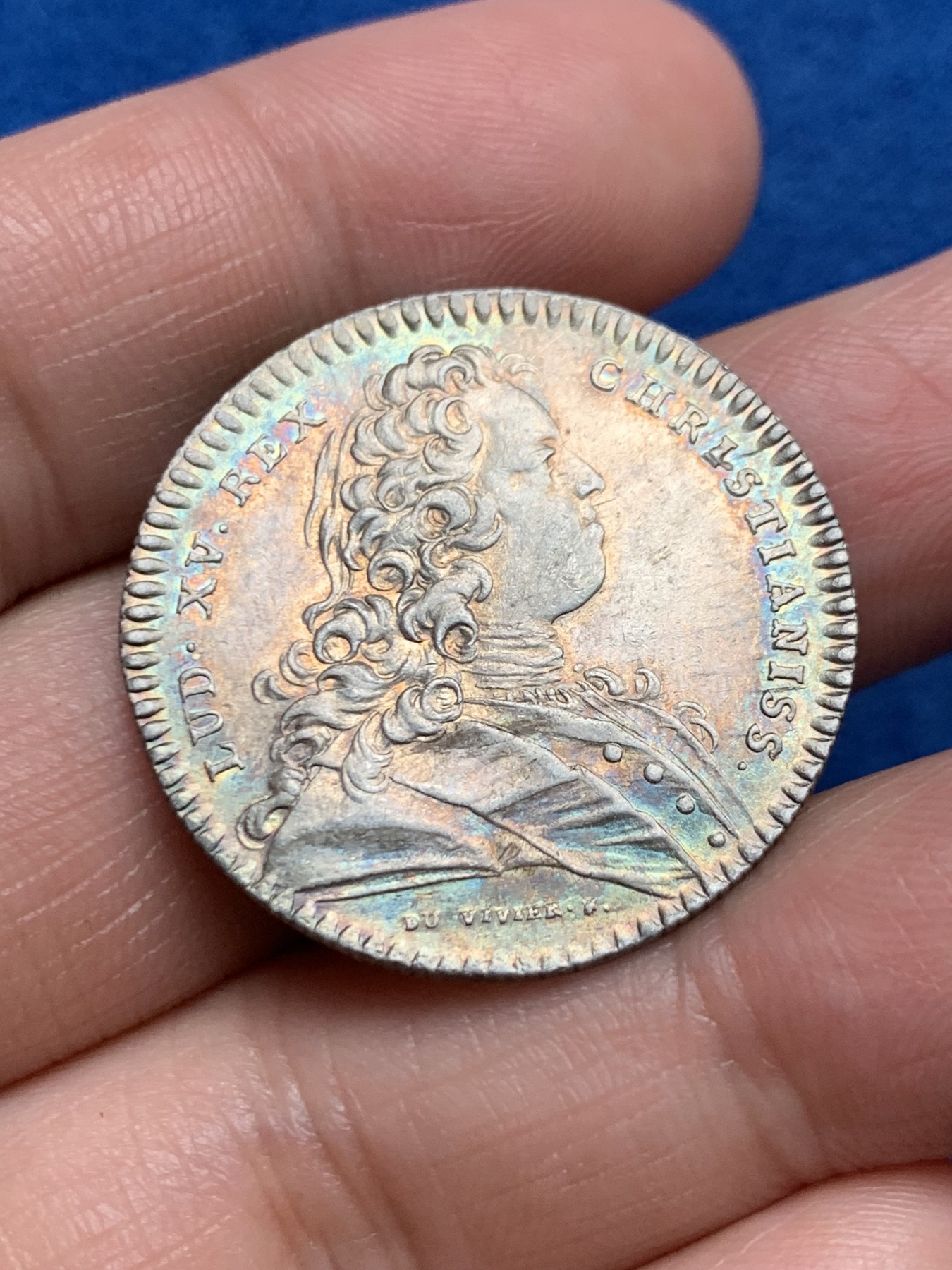 《竞宝斋》第250场-周日，周一 ，周二3场连拍 (全场包邮) 法国路易十五鲁昂城市银质jeton，8.38g，30.7mm