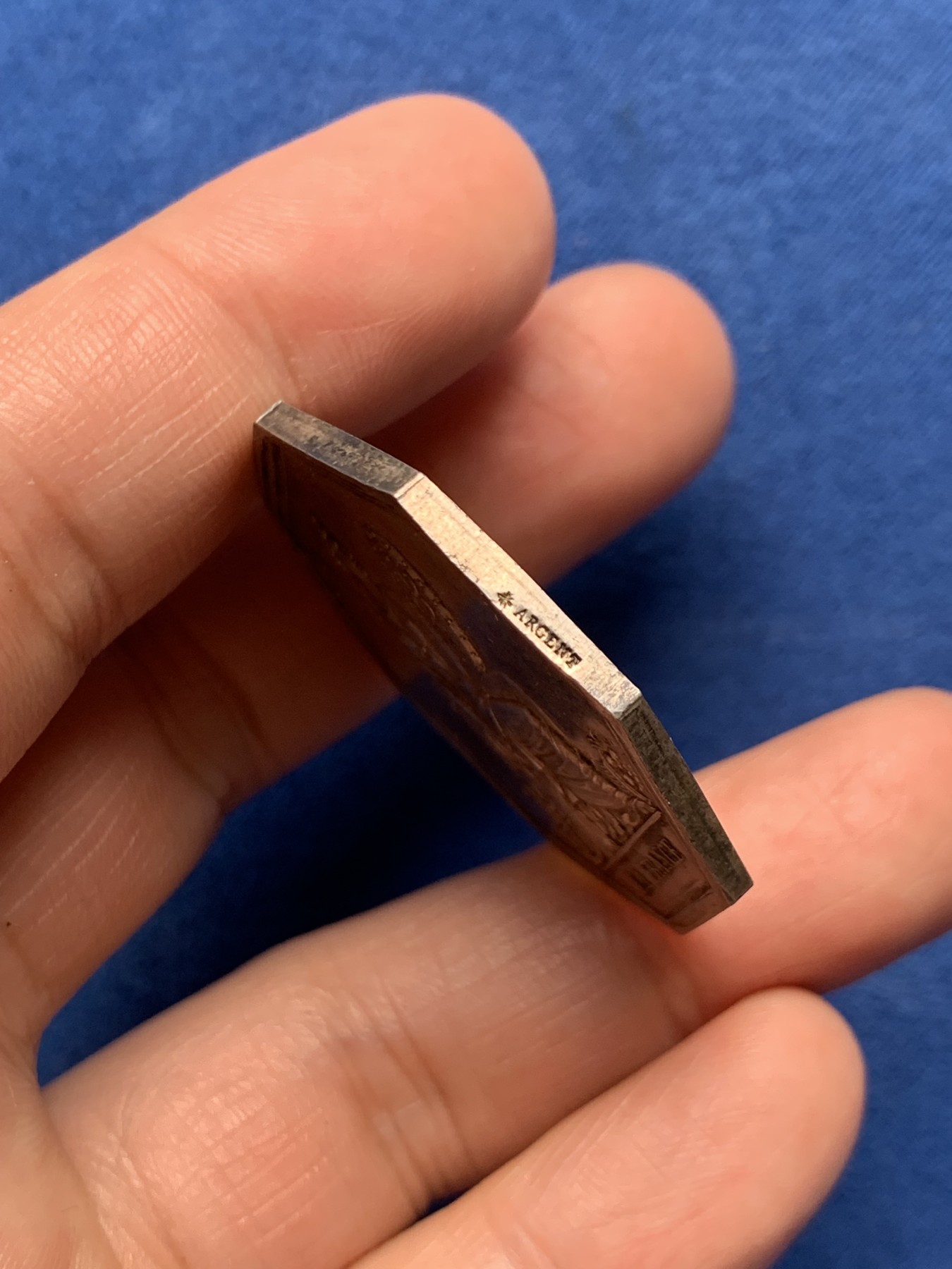 《竞宝斋》第250场-周日，周一 ，周二3场连拍 (全场包邮) 法国巴黎火灾保险公司银质八角代币，18.93g，36.6mm，蜜蜂边铭，边道犀利