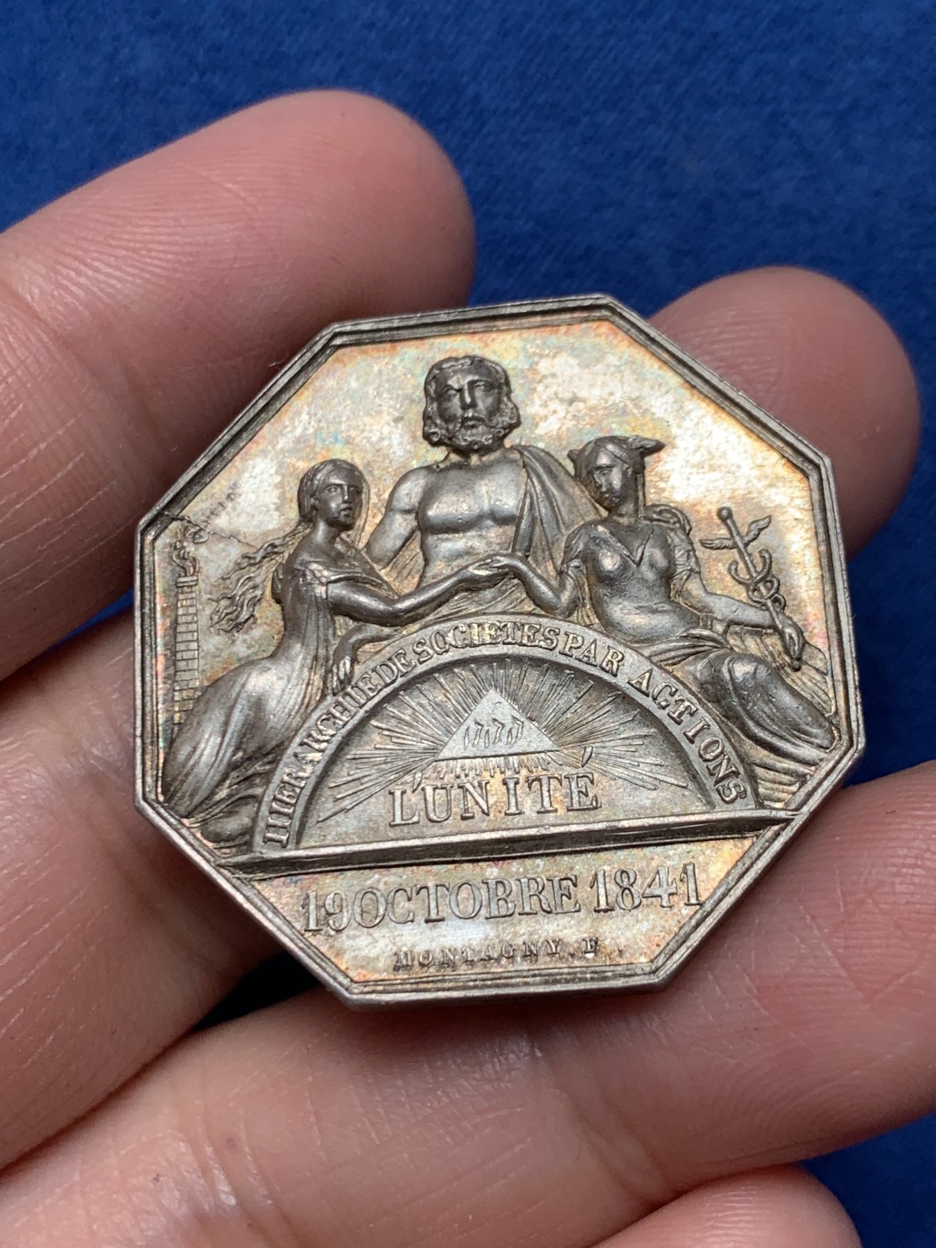 《竞宝斋》第250场-周日，周一 ，周二3场连拍 (全场包邮) 法国保险信用联盟八角银质代币，18.63g，34.5mm，手指边铭，女性形象墨丘利，高浮雕，包浆更显立体