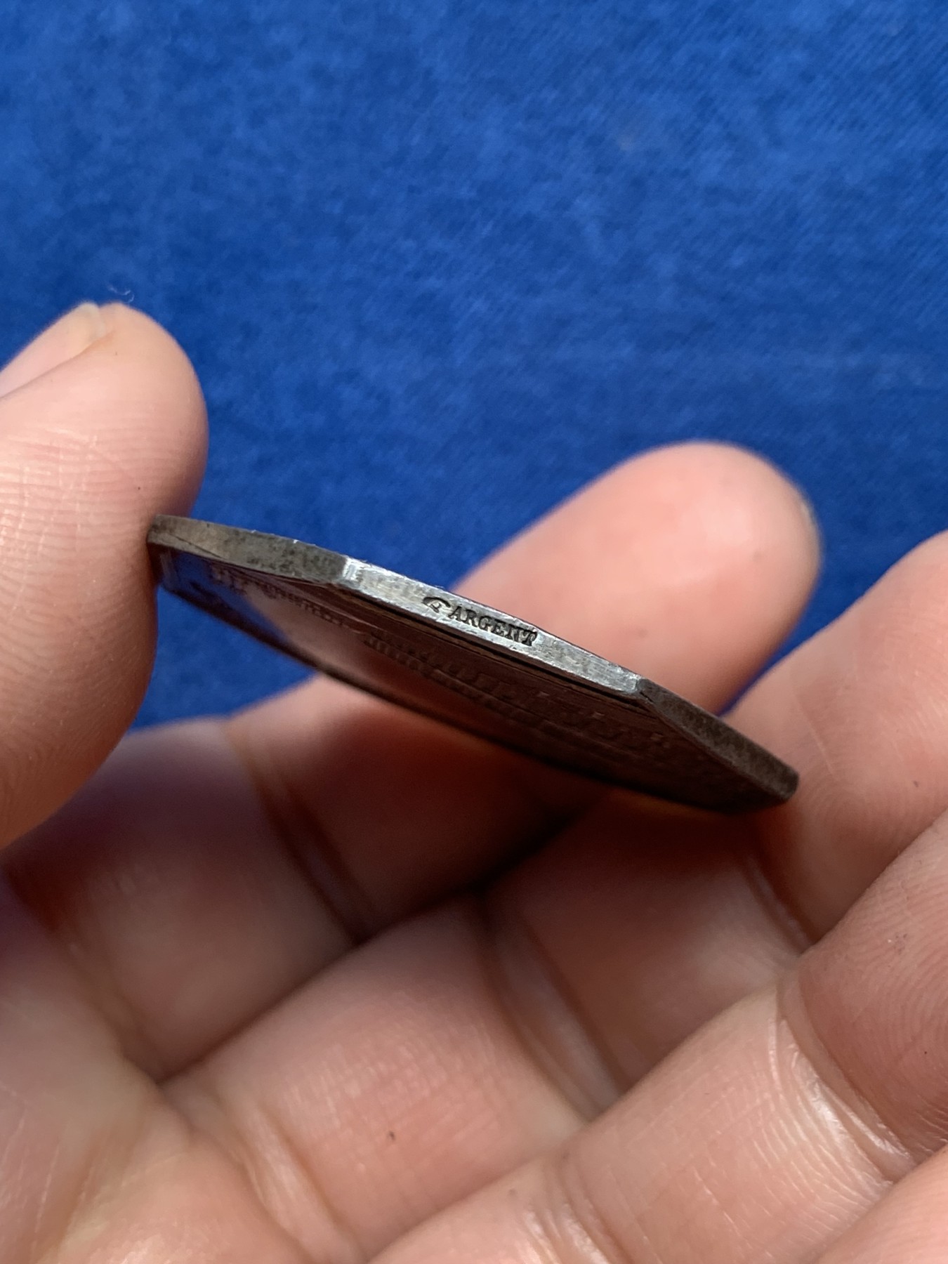 《竞宝斋》第250场-周日，周一 ，周二3场连拍 (全场包邮) 法国波尔多证券交易所八角银质代币，17.81g，34.3mm，手指边铭