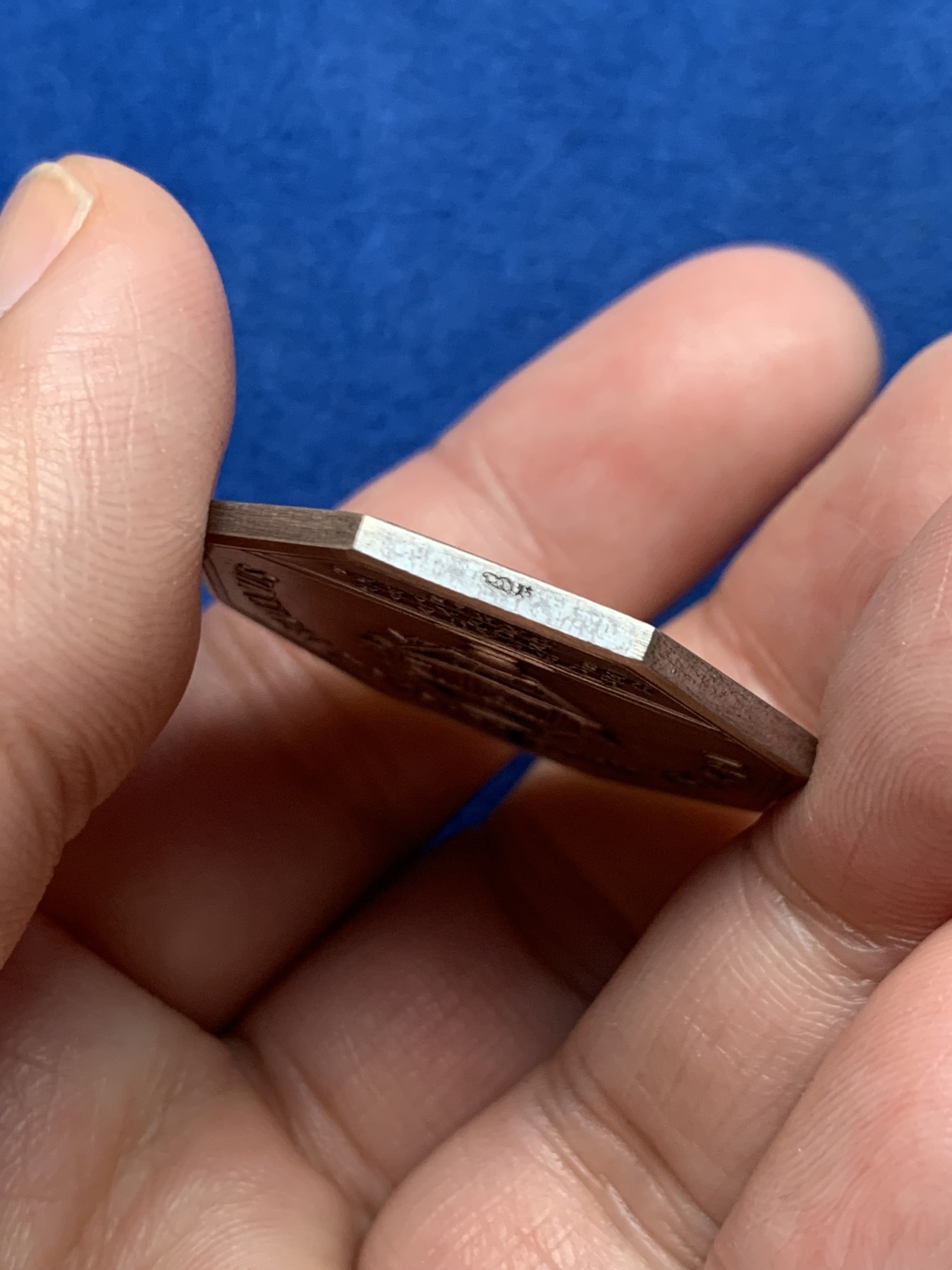 《竞宝斋》第250场-周日，周一 ，周二3场连拍 (全场包邮) 法国1976年巴黎公证人八角银章，19.49g，33mm，丰饶角1带星边铭，这种边铭含银0.925