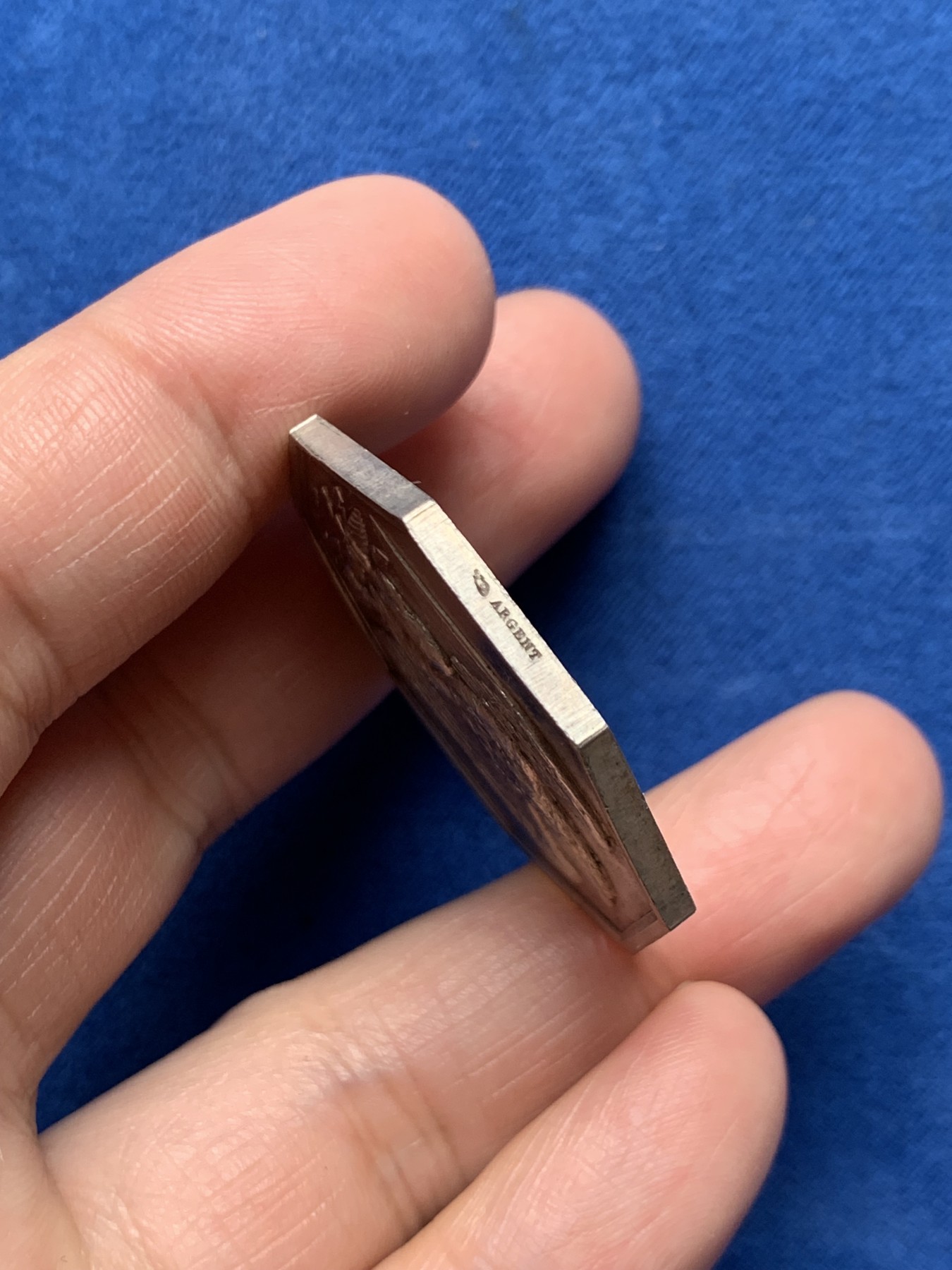 《竞宝斋》第250场-周日，周一 ，周二3场连拍 (全场包邮) 法国雄鹰保险公司八角代用银币，丰饶角边铭，对边直径36.3mm，重量21.58g