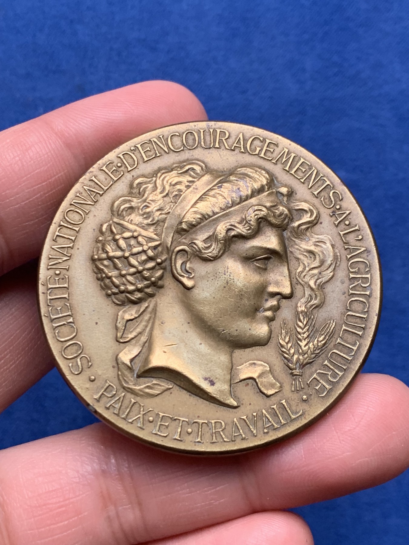 《竞宝斋》第250场-周日，周一 ，周二3场连拍 (全场包邮) 法国国家鼓励农业铜质奖章，55.24g，49.6mm，边铭丰饶角 铜标